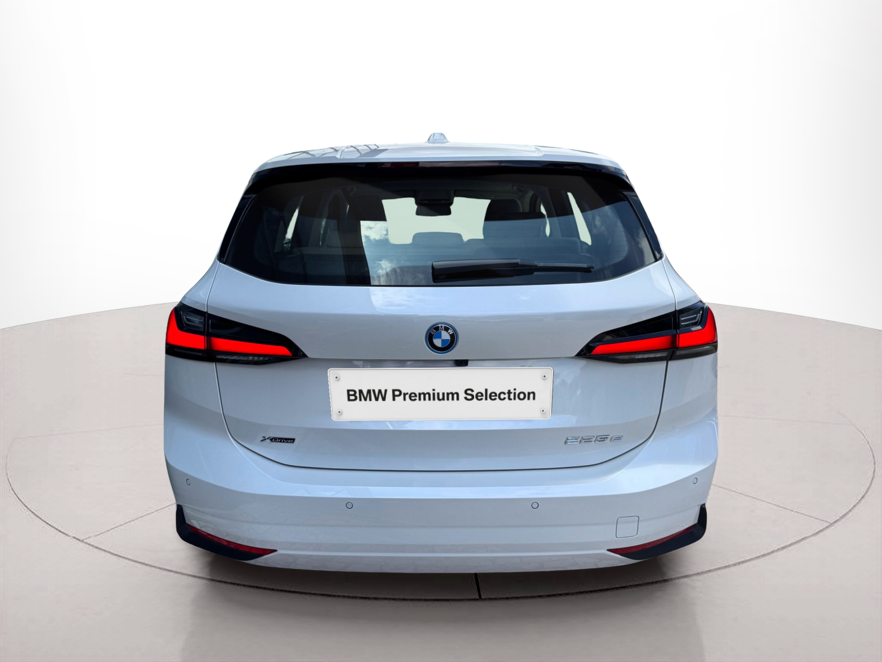 BMW Série 2 225xe Active Tourer color Blanco. Año 2024. 180KW(245CV). Elétrico / Diesel Híbrido. En concesionario Santogal Oeiras de Oeiras