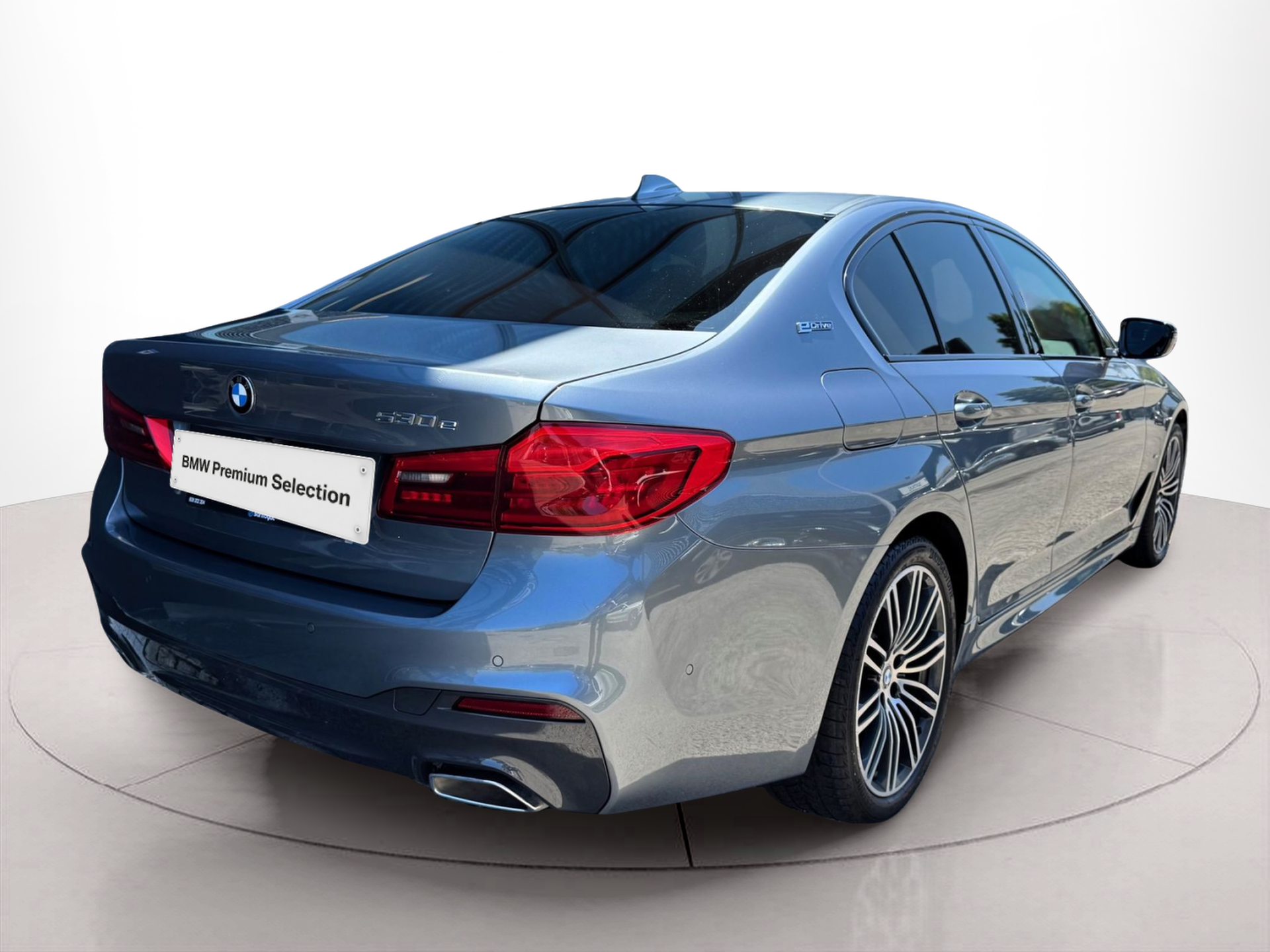 BMW Série 5 530e Berlina color Azul. Año 2019. 185KW(252CV). Elétrico / Gasolina Híbrido. En concesionario Santogal Oeiras de Oeiras