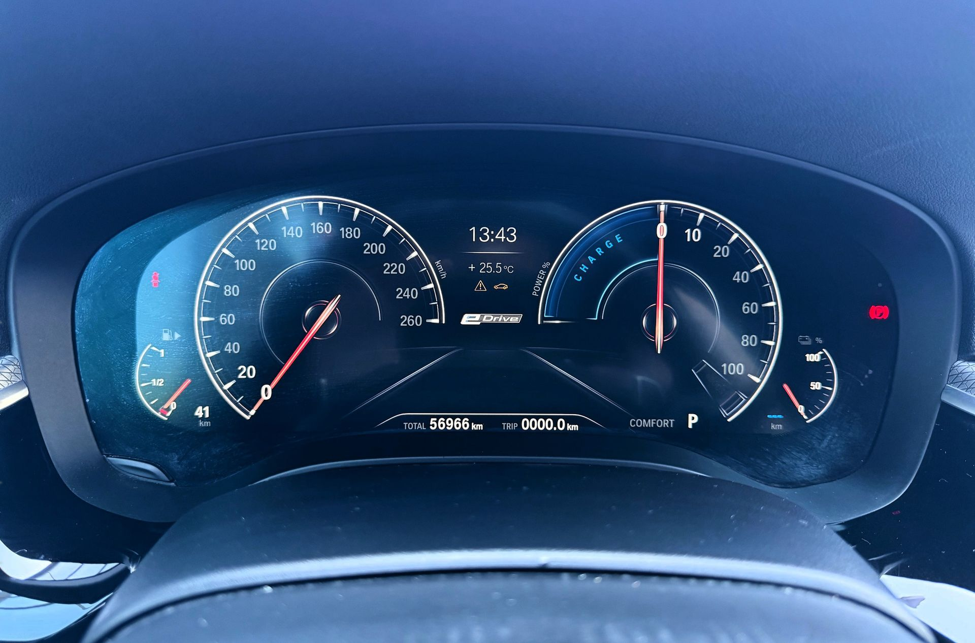 BMW Série 5 530e Berlina color Azul. Año 2019. 185KW(252CV). Elétrico / Gasolina Híbrido. En concesionario Santogal Oeiras de Oeiras