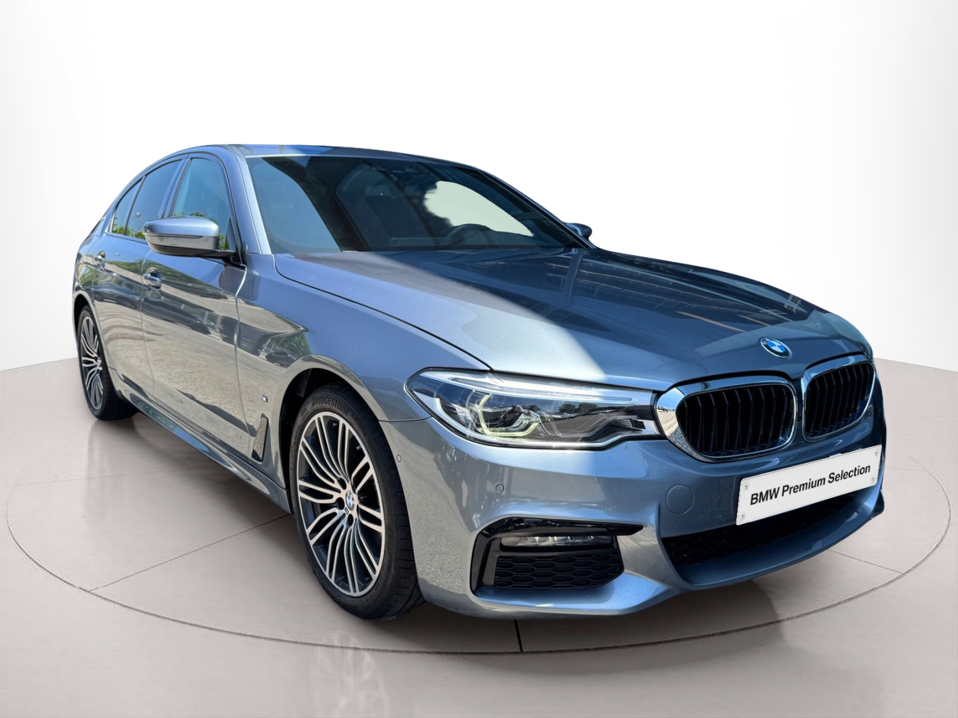 BMW Série 5 530e Berlina color Azul. Año 2019. 185KW(252CV). Elétrico / Gasolina Híbrido. En concesionario Santogal Oeiras de Oeiras