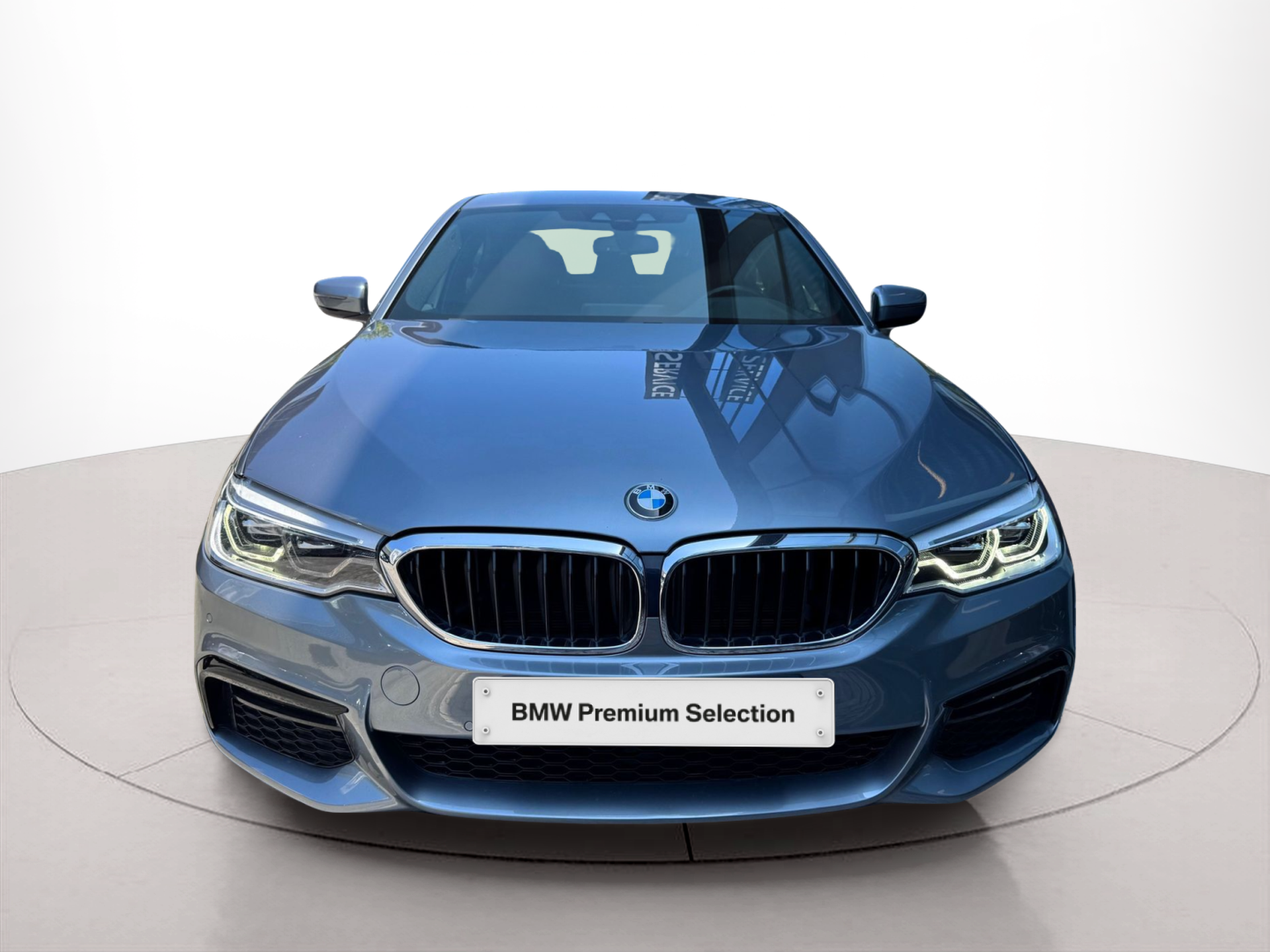 Fotos de BMW Série 5 530e Berlina color Azul. Año 2019. 185KW(252CV). Elétrico / Gasolina Híbrido. En concesionario Santogal Oeiras de Oeiras