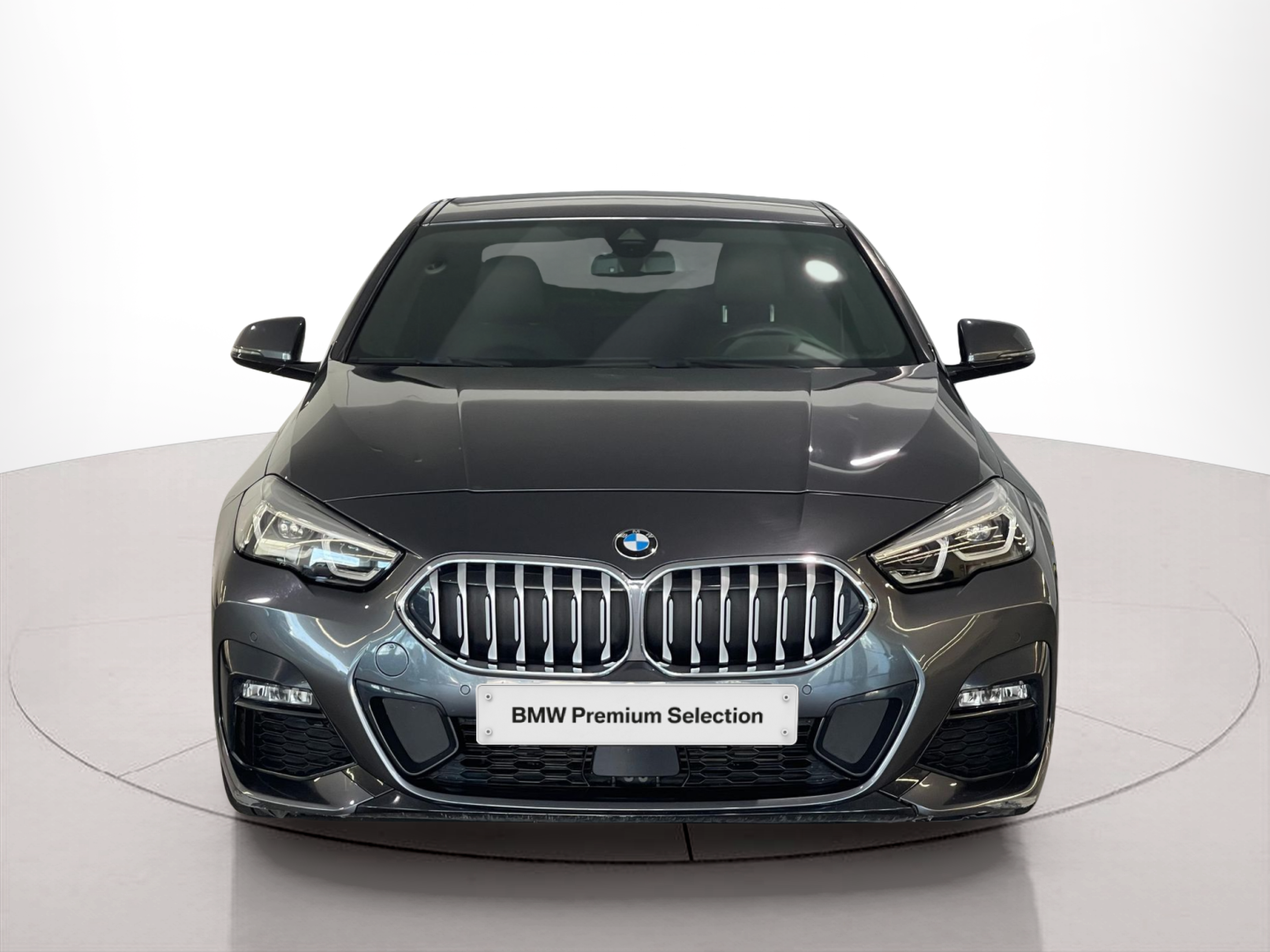 Fotos de BMW Série 2 216d Gran Coupe color Gris. Año 2021. 85KW(116CV). Diesel. En concesionario Santogal Carnaxide de Oeiras
