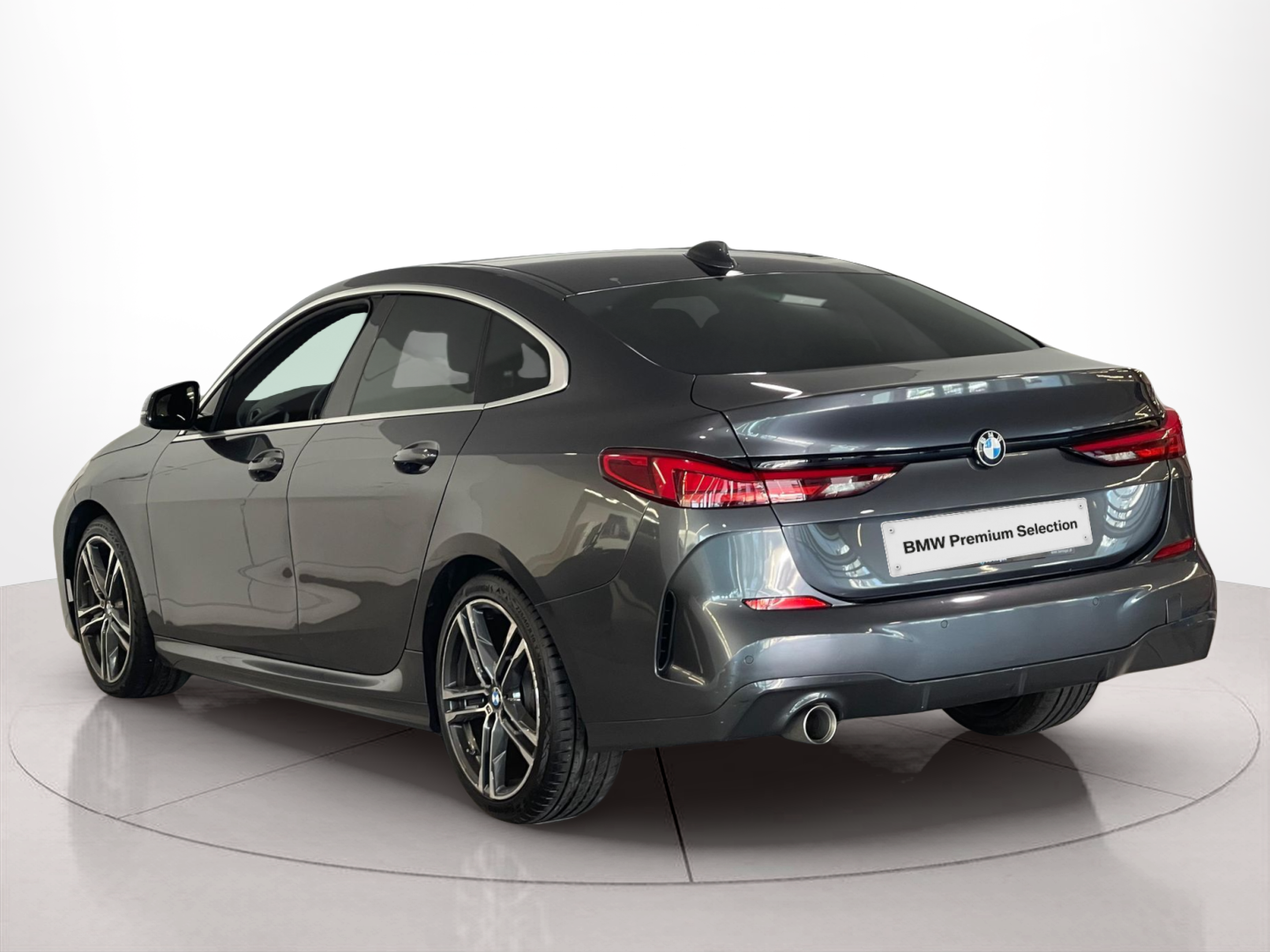 BMW Série 2 216d Gran Coupe color Gris. Año 2021. 85KW(116CV). Diesel. En concesionario Santogal Carnaxide de Oeiras