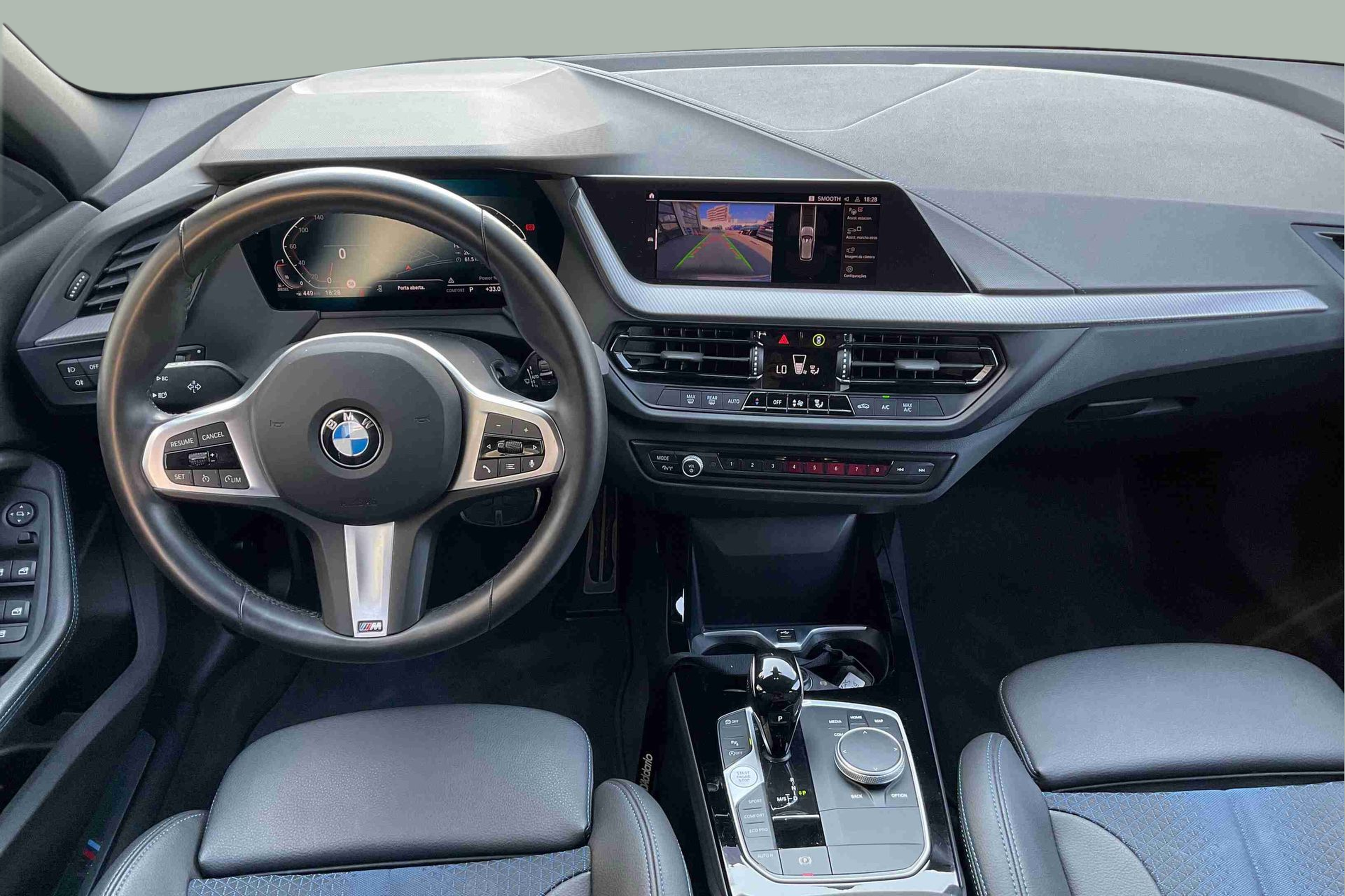 BMW Série 1 116d color Gris. Año 2024. 85KW(116CV). Diesel. En concesionario Santogal Setúbal de Setúbal