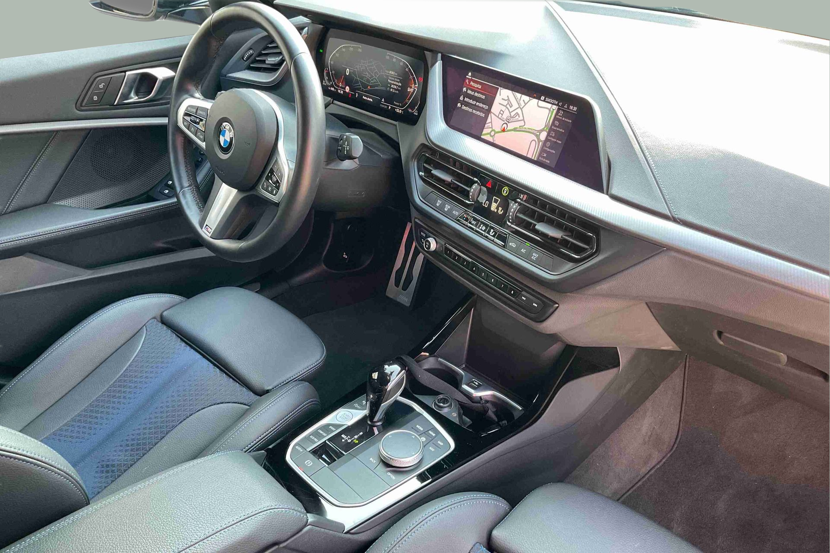 BMW Série 1 116d color Gris. Año 2024. 85KW(116CV). Diesel. En concesionario Santogal Setúbal de Setúbal