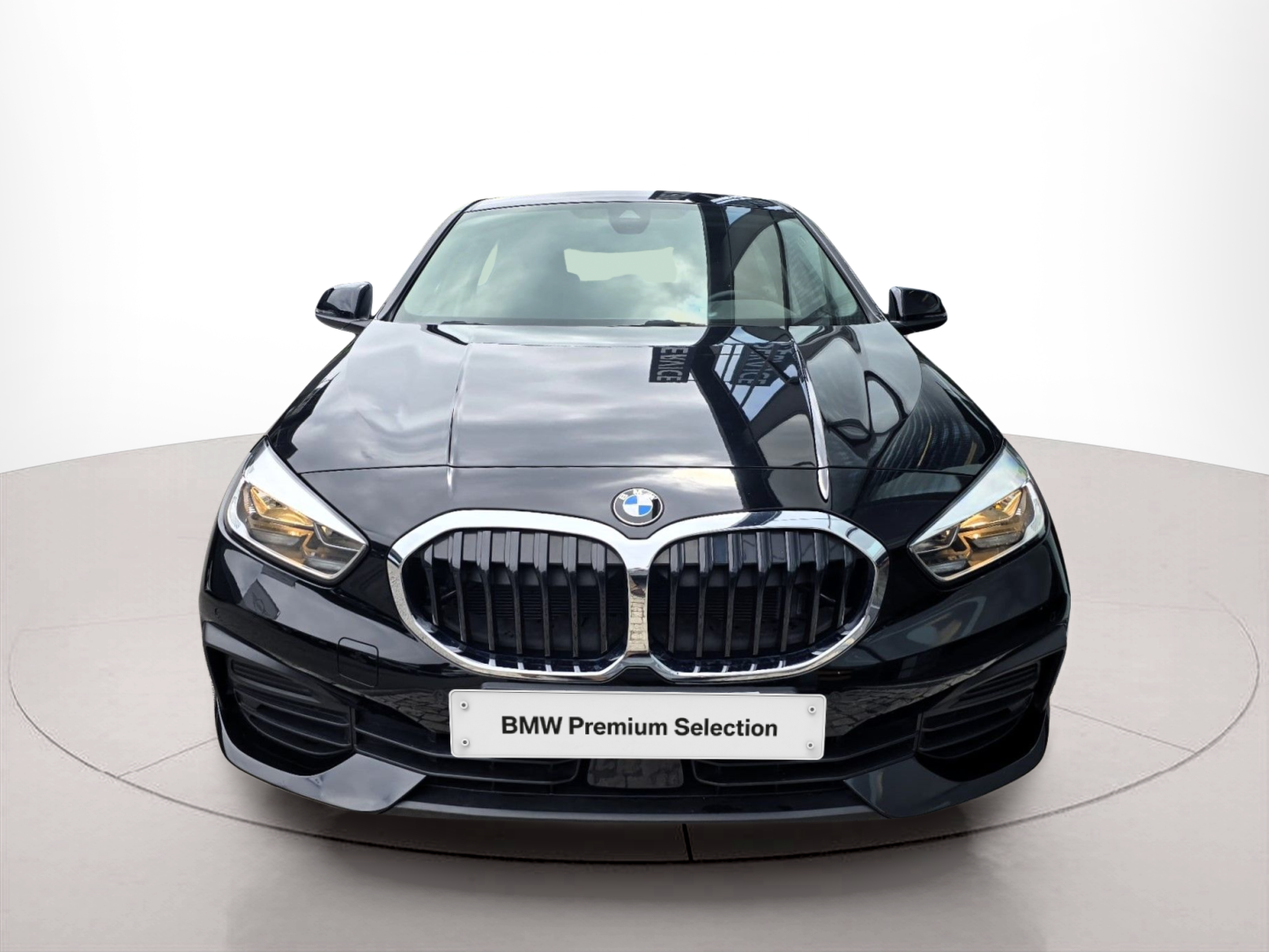 Fotos de BMW Série 1 116i color Negro. Año 2023. 80KW(109CV). Gasolina. En concesionario Santogal Oeiras de Oeiras