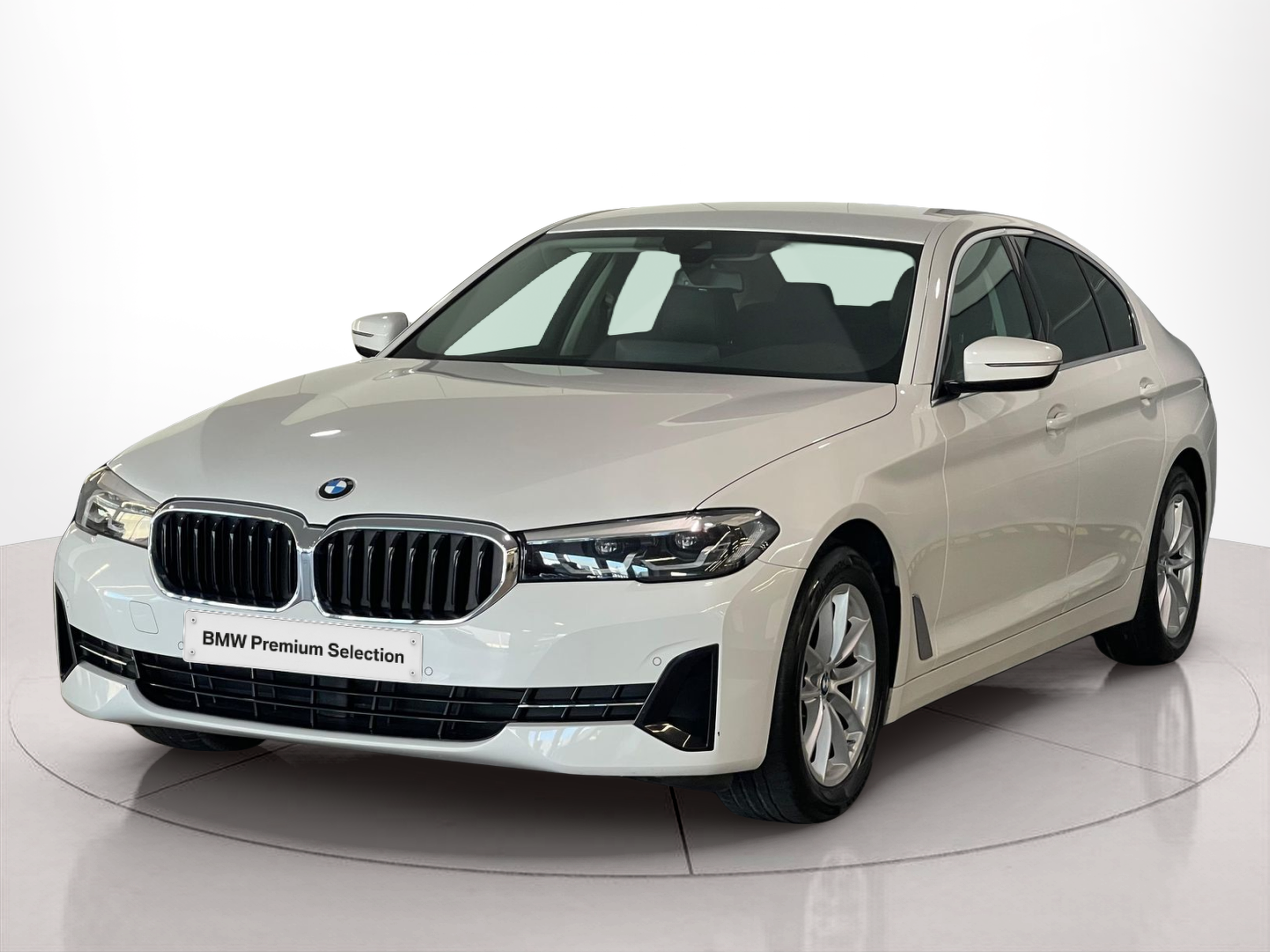 Fotos de BMW Série 5 520d Berlina color Blanco. Año 2020. 140KW(190CV). Diesel. En concesionario Santogal Carnaxide de Oeiras