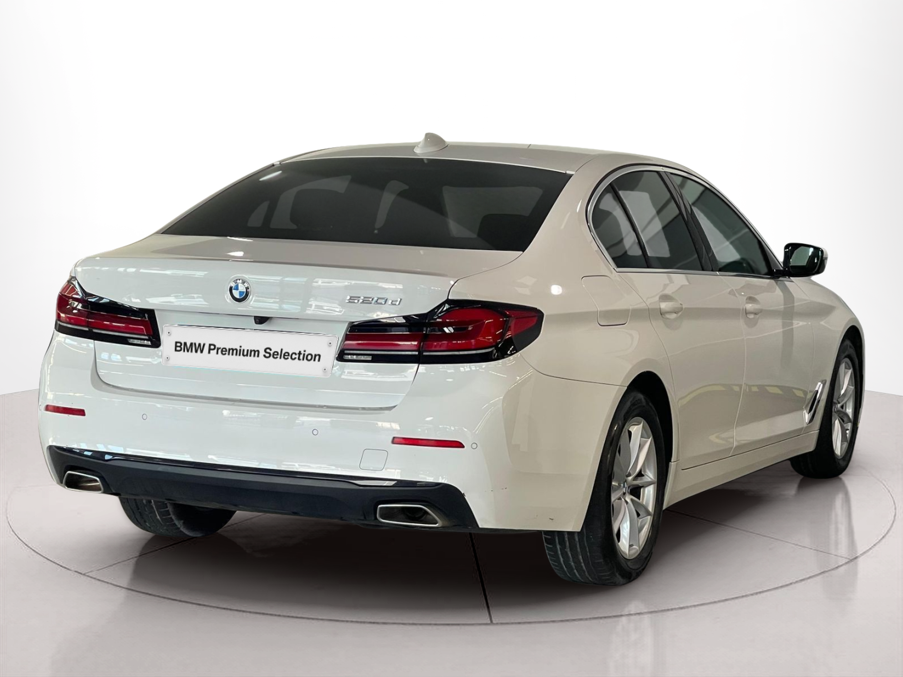 BMW Série 5 520d Berlina color Blanco. Año 2020. 140KW(190CV). Diesel. En concesionario Santogal Carnaxide de Oeiras