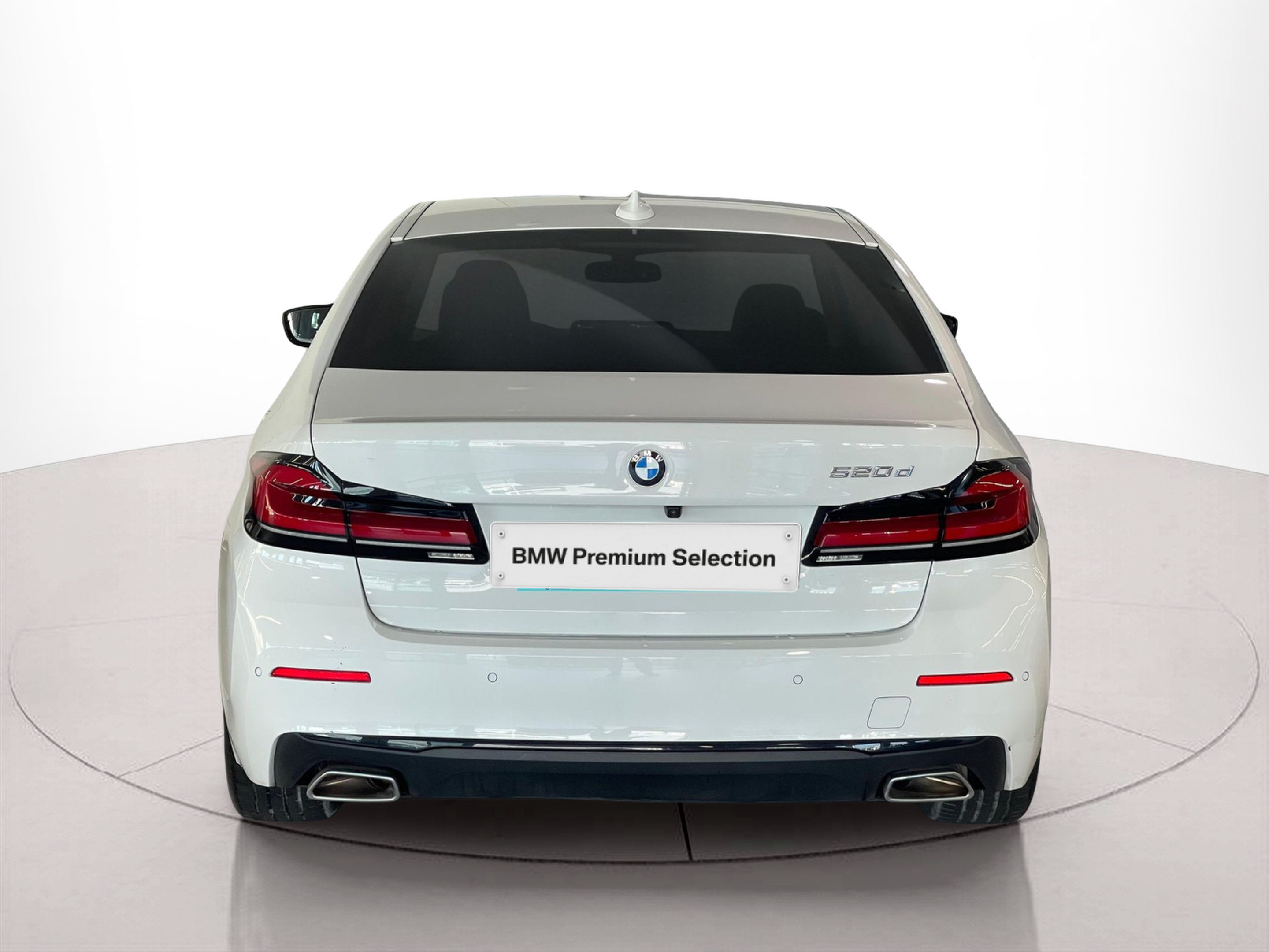 BMW Série 5 520d Berlina color Blanco. Año 2020. 140KW(190CV). Diesel. En concesionario Santogal Carnaxide de Oeiras