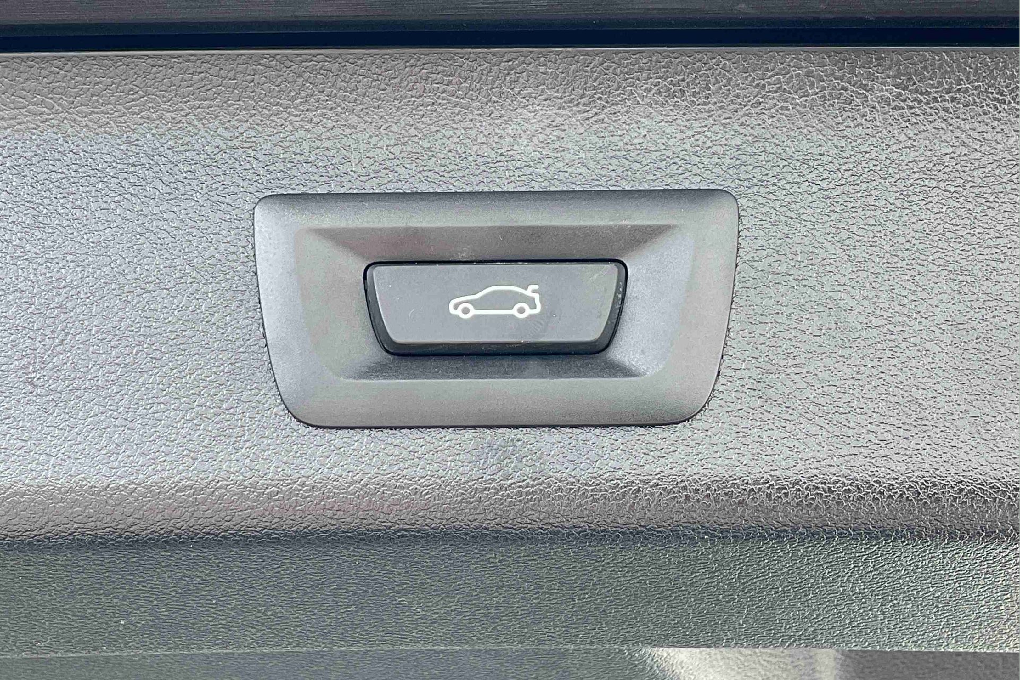 BMW Série 5 520d Touring color Gris. Año 2024. 140KW(190CV). Diesel. En concesionario Santogal Setúbal de Setúbal