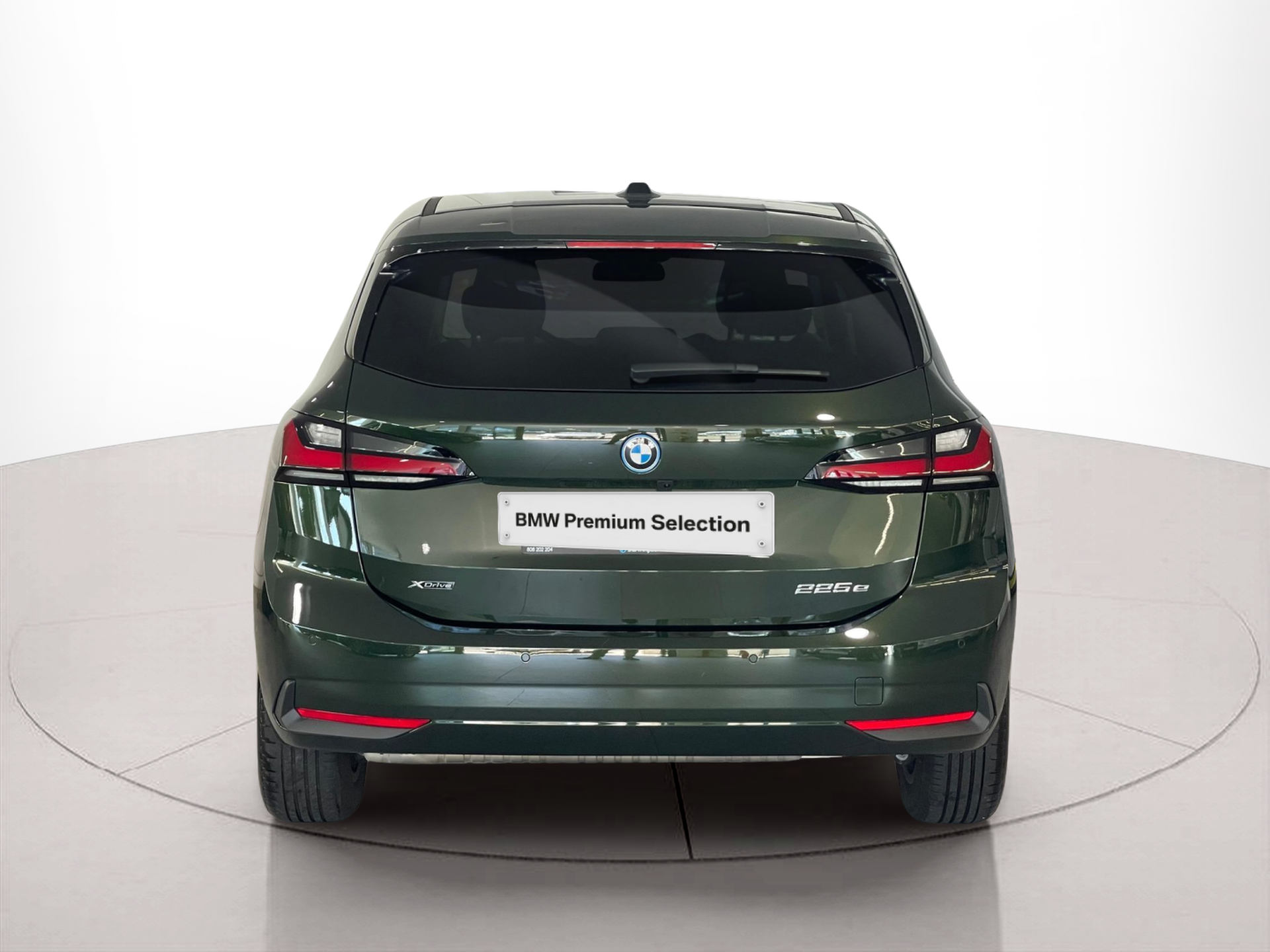 BMW Série 2 225xe Active Tourer color Verde. Año 2023. 180KW(245CV). Elétrico / Gasolina Híbrido. En concesionario Santogal Carnaxide de Oeiras