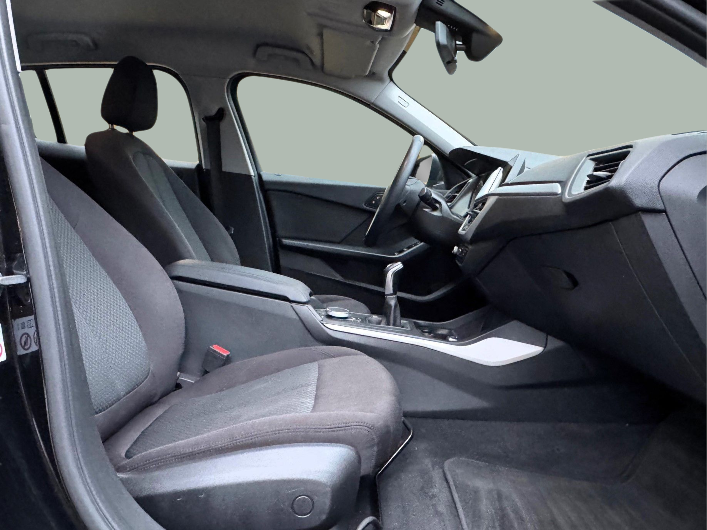 BMW Série 1 116d color Negro. Año 2020. 85KW(116CV). Diesel. En concesionario Santogal Oeiras de Oeiras