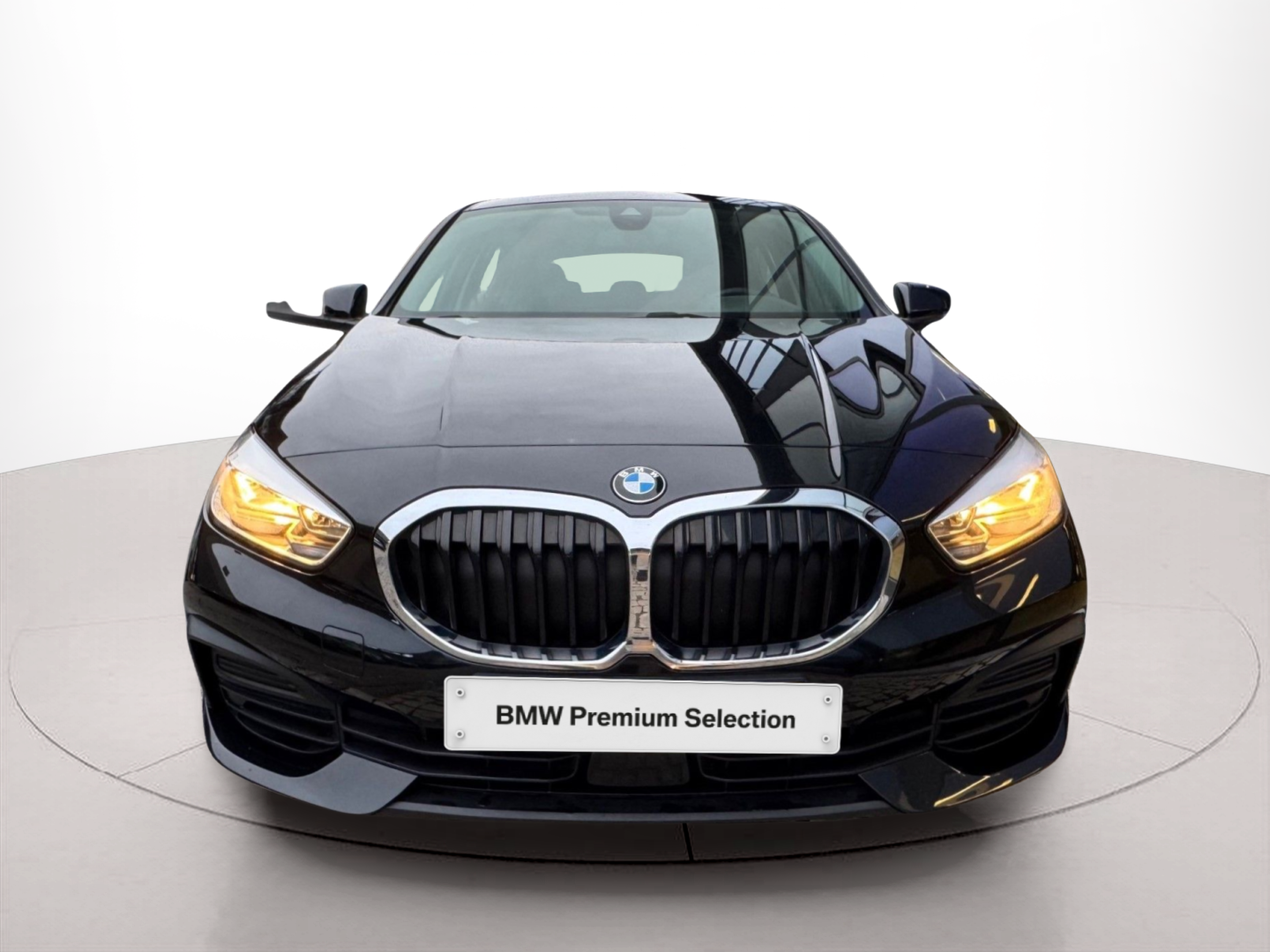 Fotos de BMW Série 1 116d color Negro. Año 2020. 85KW(116CV). Diesel. En concesionario Santogal Oeiras de Oeiras