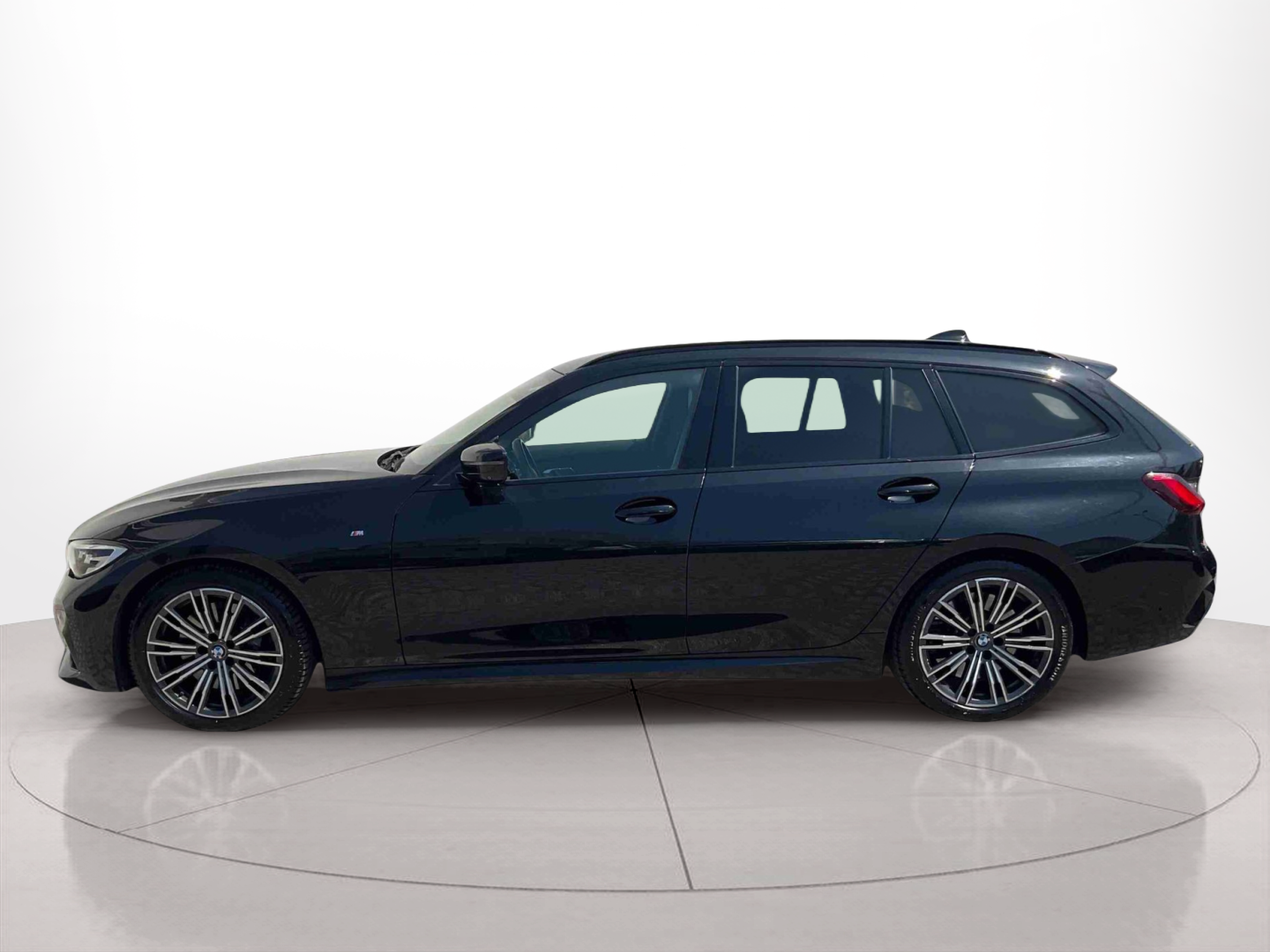 Fotos de BMW Série 3 320d Touring color Negro. Año 2020. 140KW(190CV). Diesel. En concesionario Santogal Setúbal de Setúbal