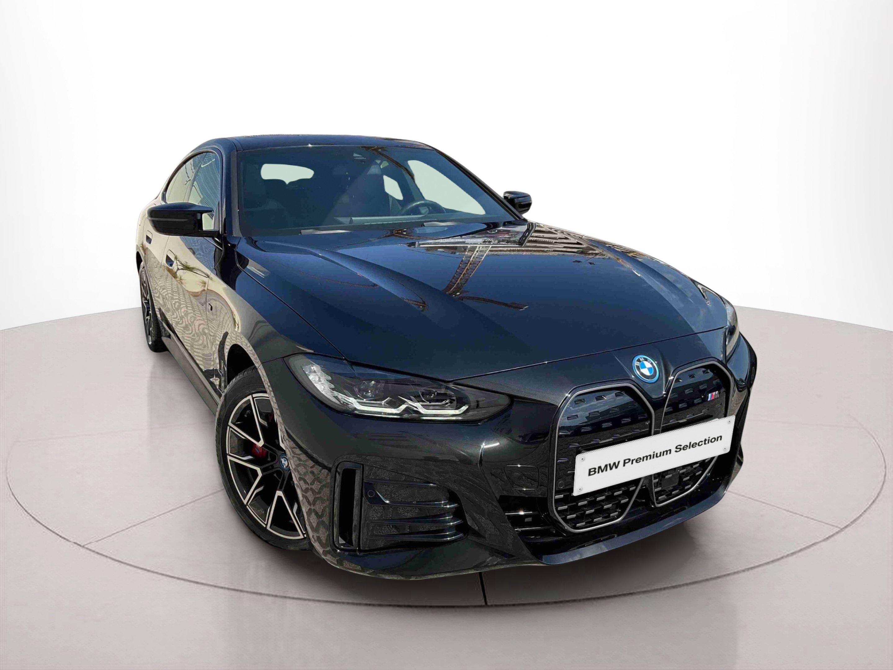BMW i4 i4 M50 color Negro. Año 2023. 400KW(544CV). Elétrico. En concesionario Santogal Setúbal de Setúbal