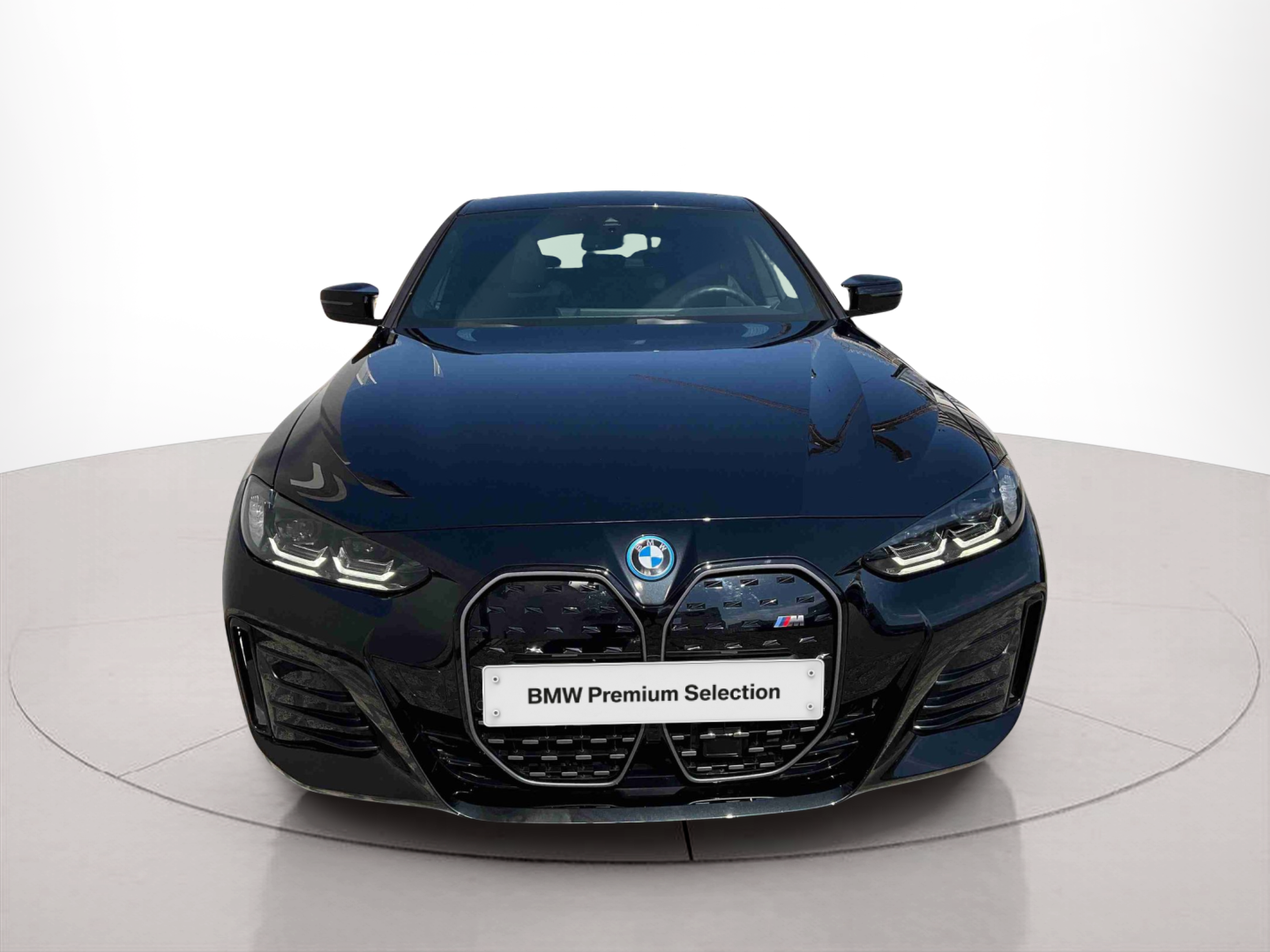 Fotos de BMW i4 i4 M50 color Negro. Año 2023. 400KW(544CV). Elétrico. En concesionario Santogal Setúbal de Setúbal