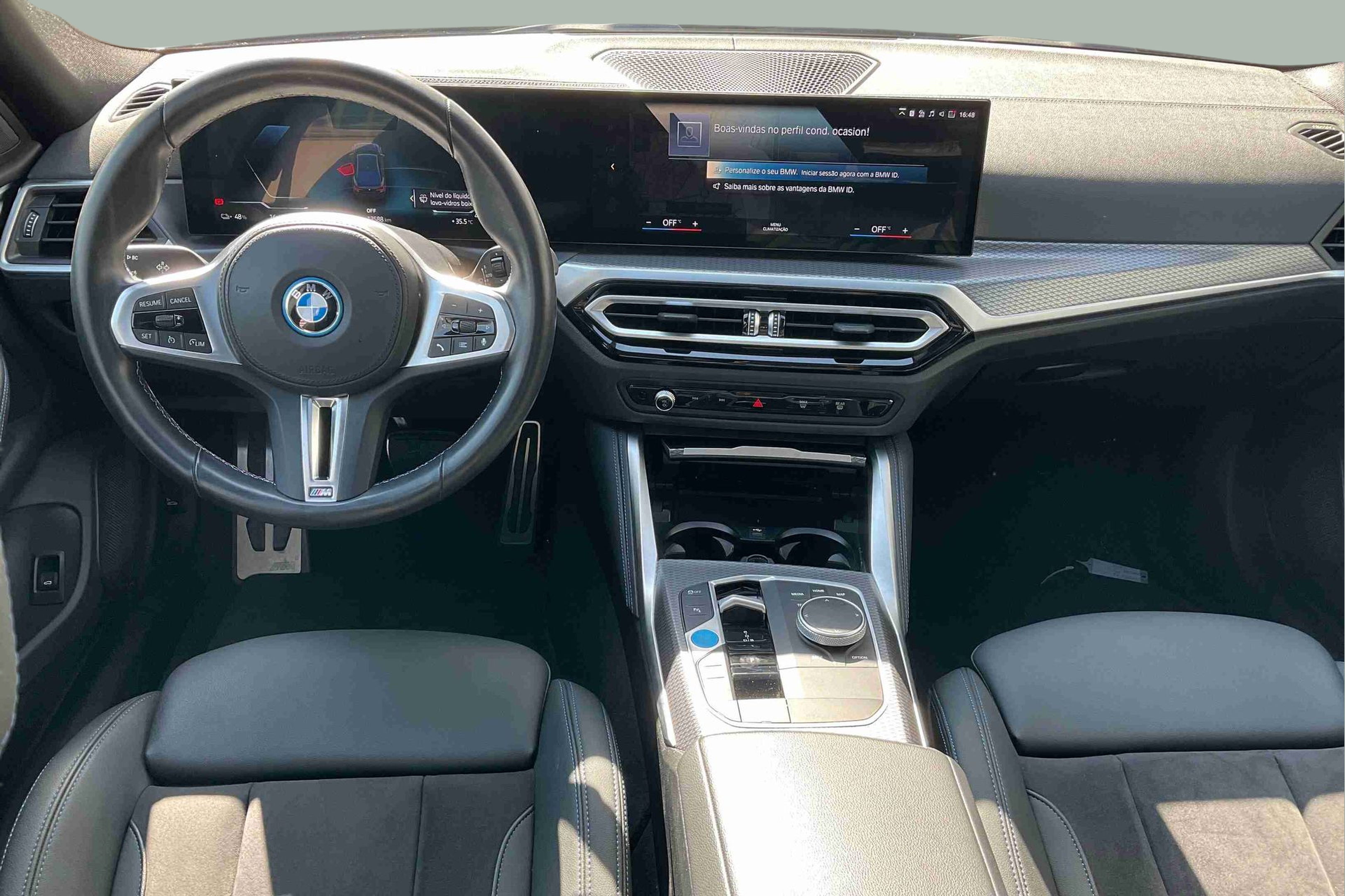 BMW i4 i4 M50 color Negro. Año 2023. 400KW(544CV). Elétrico. En concesionario Santogal Setúbal de Setúbal