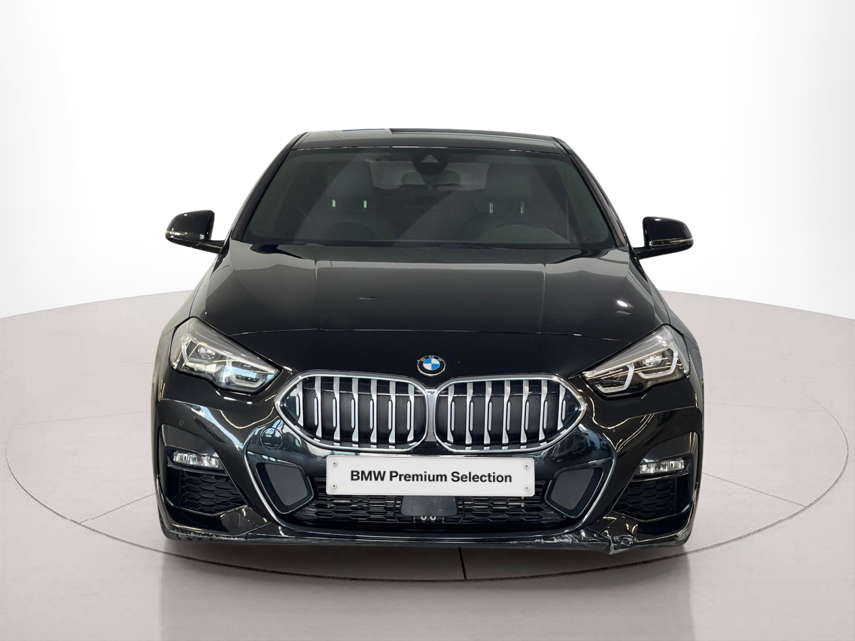 Fotos de BMW Série 2 216d Gran Coupe color Negro. Año 2024. 85KW(116CV). Diesel. En concesionario Santogal Carnaxide de Oeiras