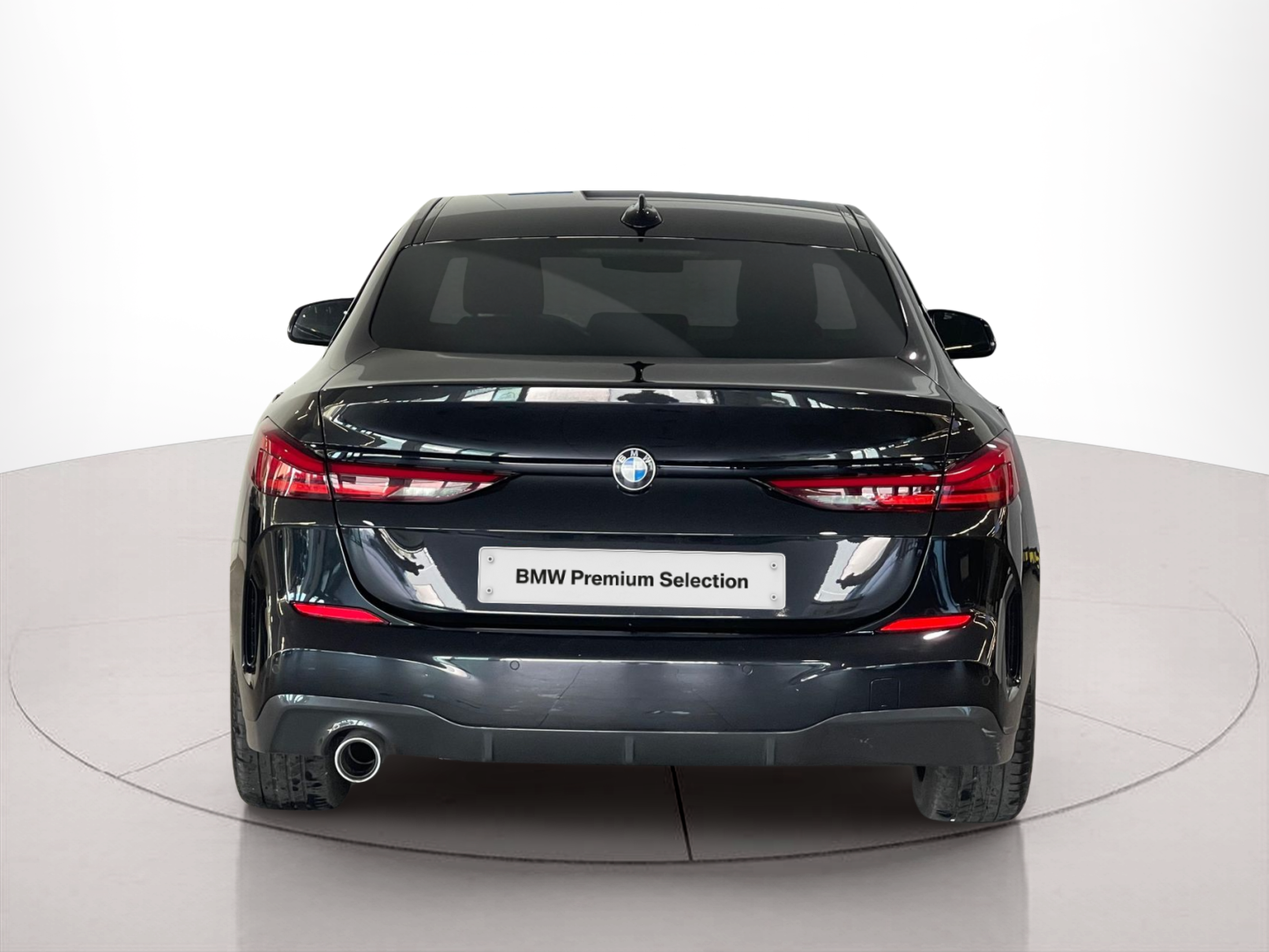 BMW Série 2 216d Gran Coupe color Negro. Año 2024. 85KW(116CV). Diesel. En concesionario Santogal Carnaxide de Oeiras