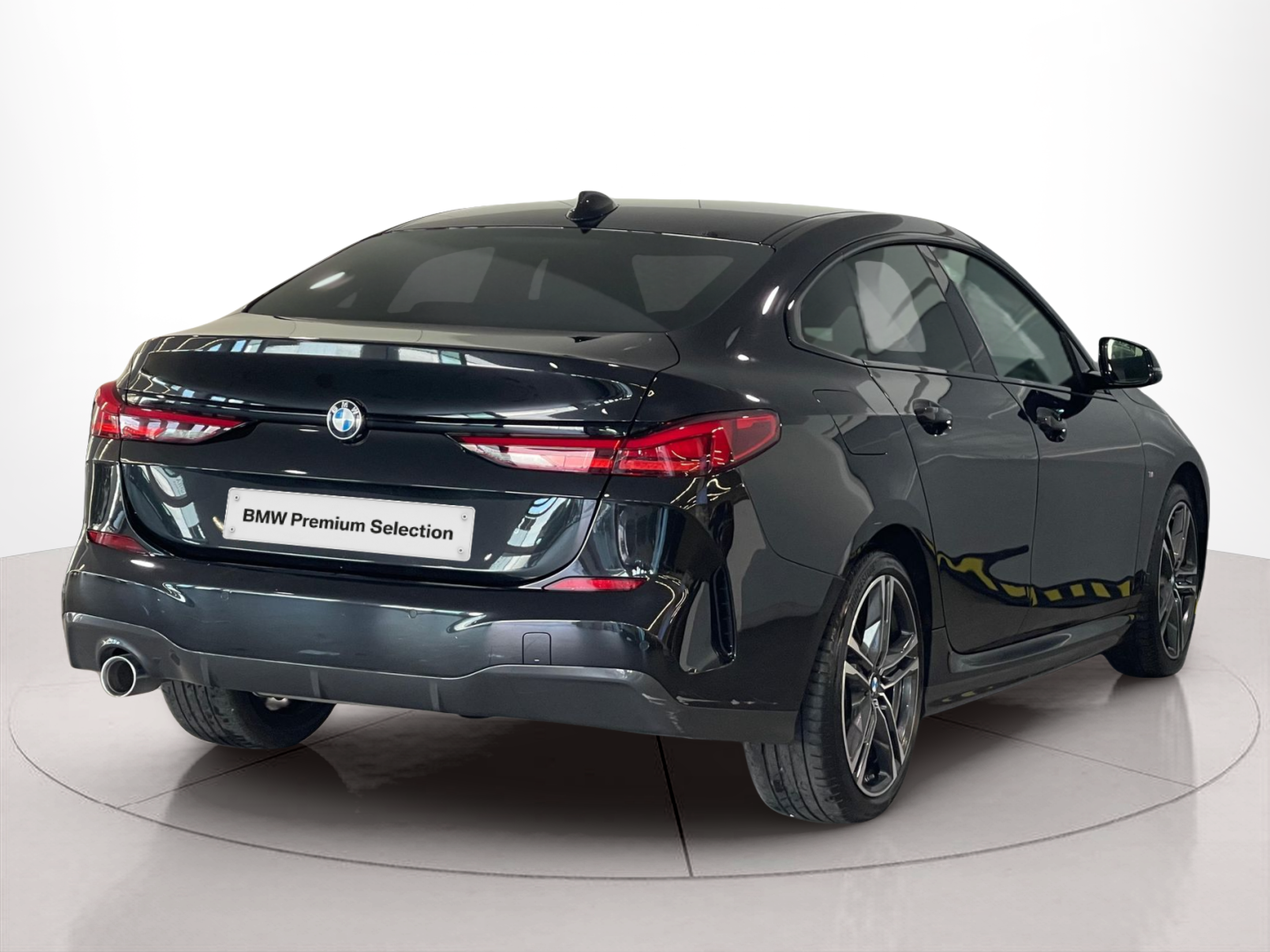 BMW Série 2 216d Gran Coupe color Negro. Año 2024. 85KW(116CV). Diesel. En concesionario Santogal Carnaxide de Oeiras