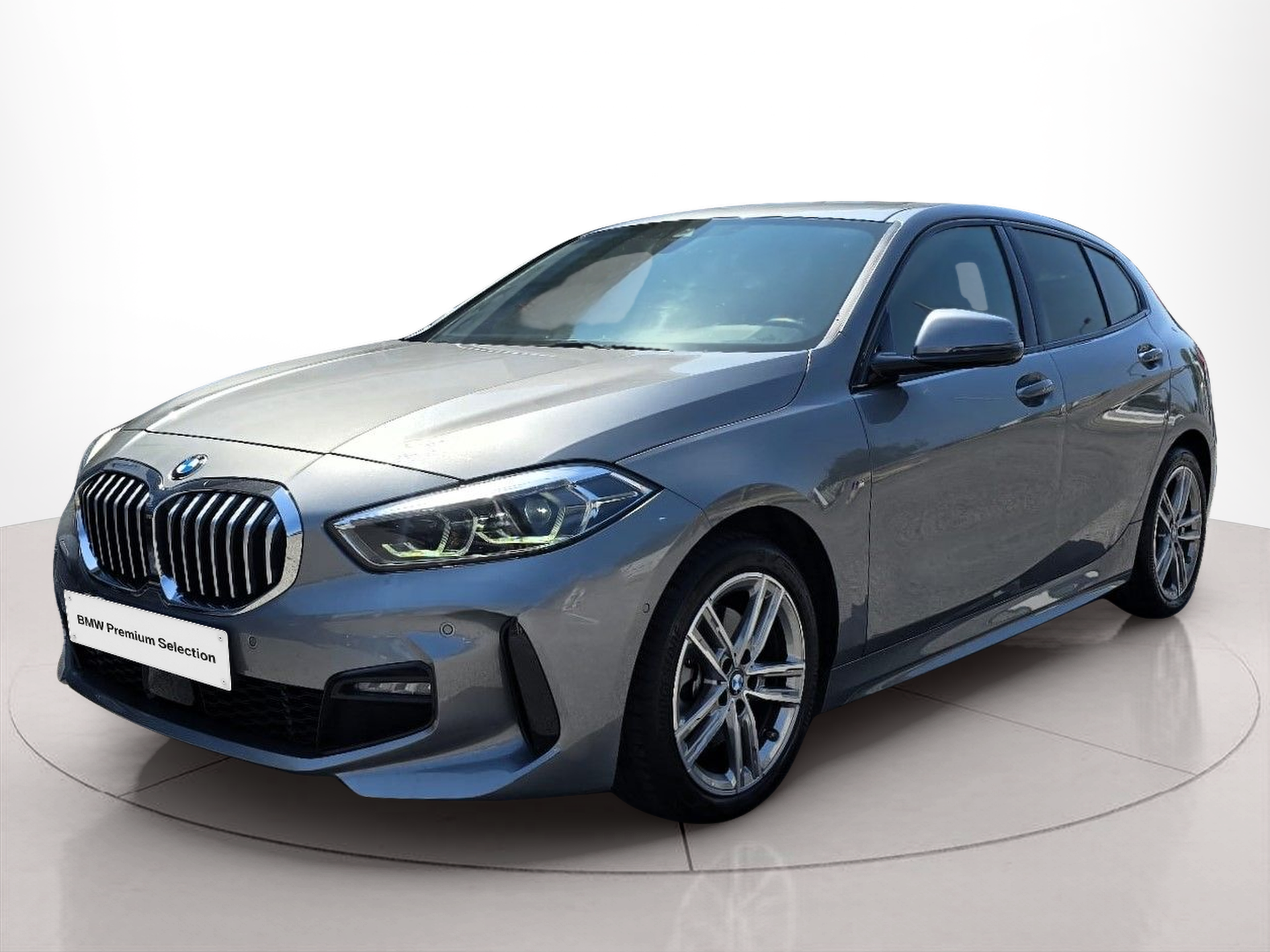Fotos de BMW Série 1 116d color Gris. Año 2024. 85KW(116CV). Diesel. En concesionario Santogal Oeiras de Oeiras