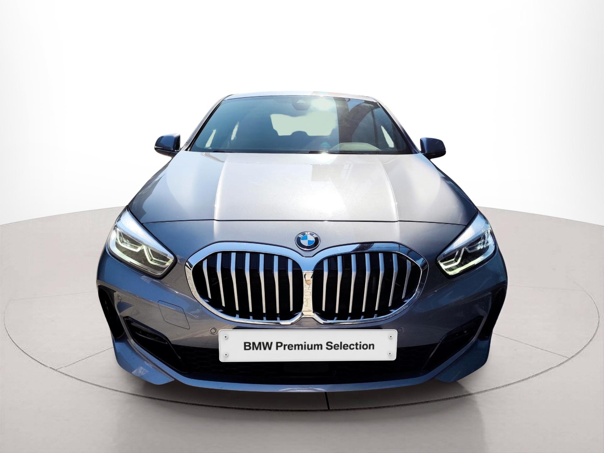 Fotos de BMW Série 1 116d color Gris. Año 2024. 85KW(116CV). Diesel. En concesionario Santogal Oeiras de Oeiras