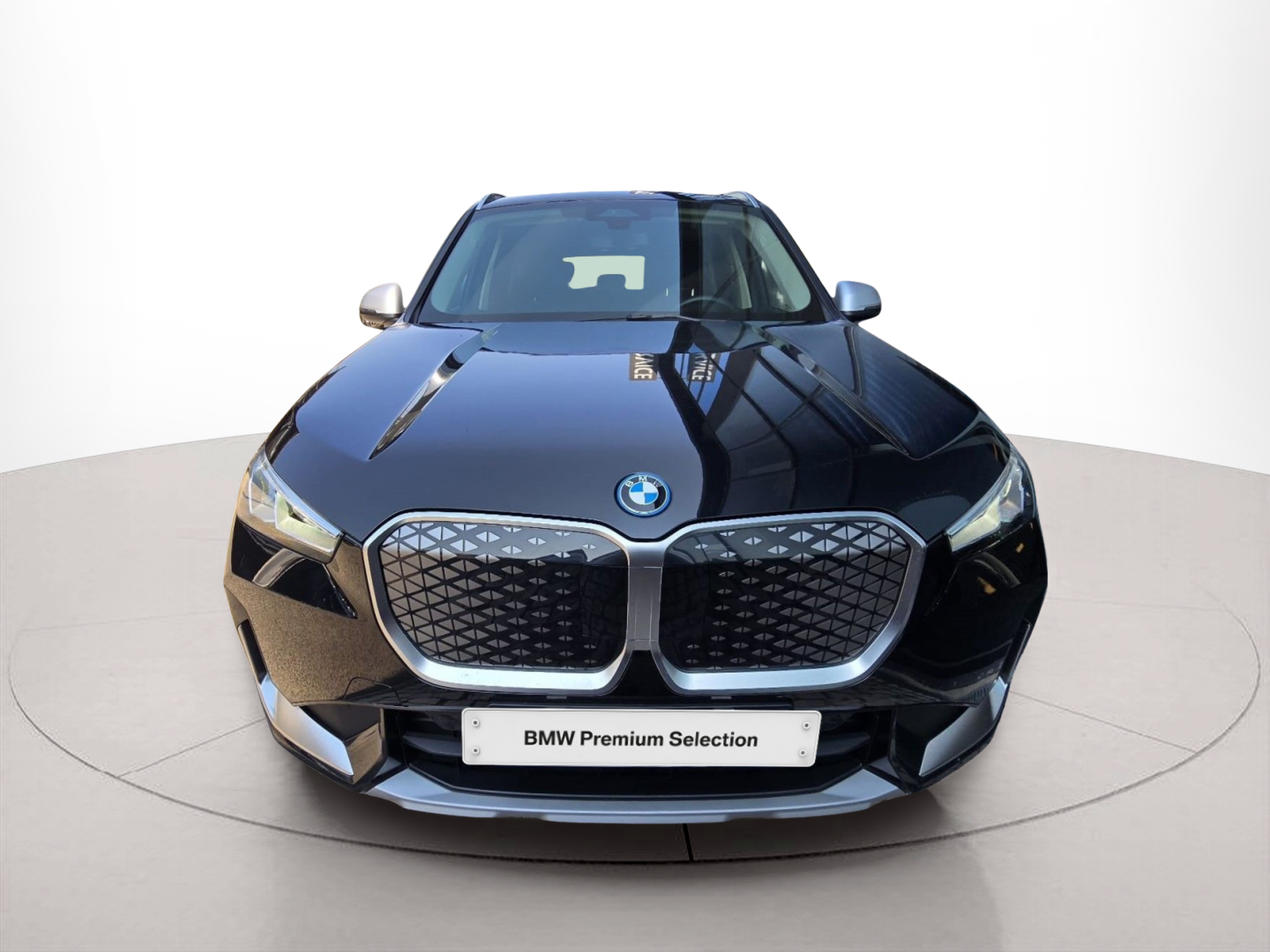 Fotos de BMW iX1 eDrive20 color Negro. Año 2024. 150KW(204CV). Elétrico. En concesionario Santogal Oeiras de Oeiras