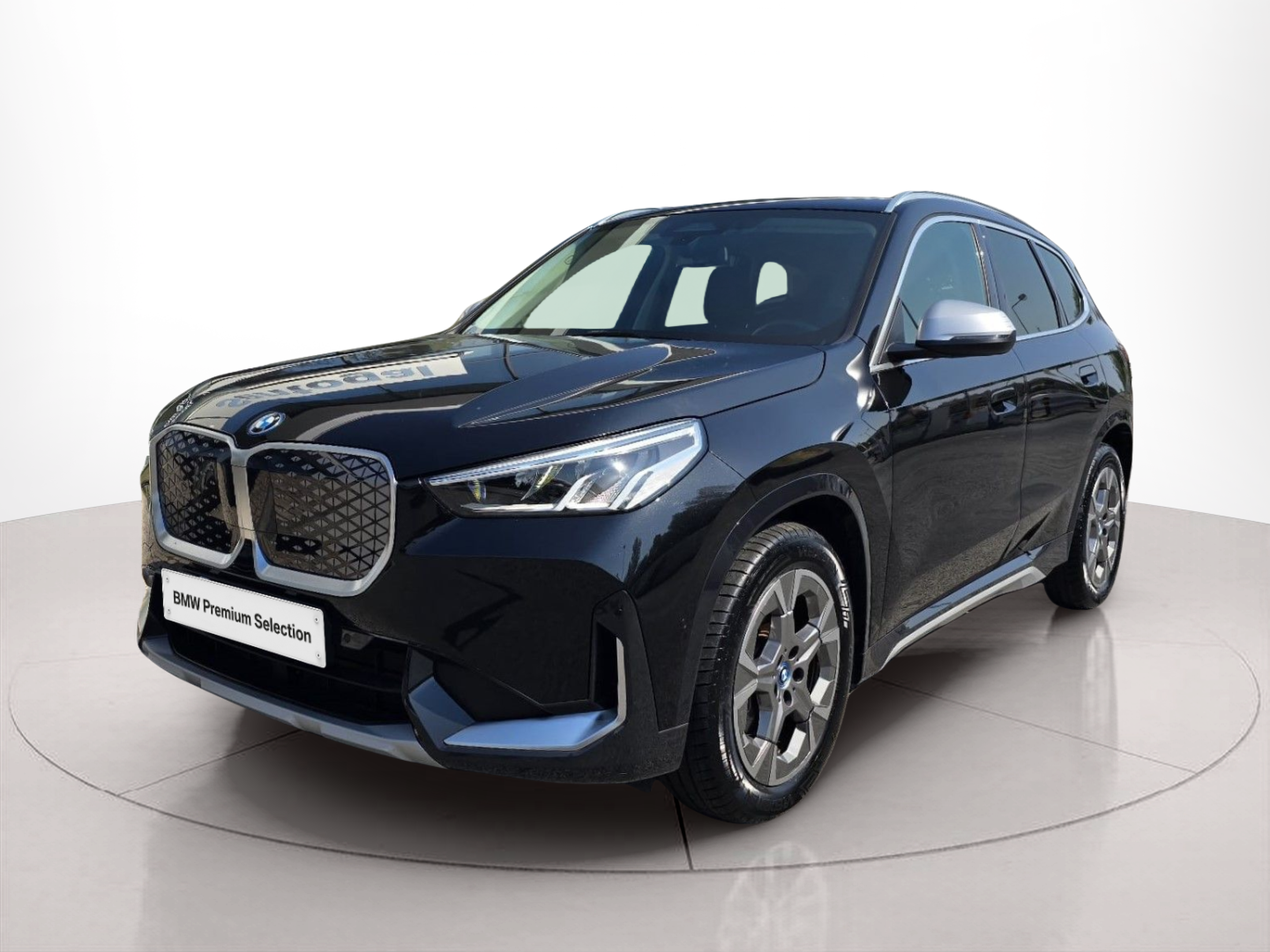 Fotos de BMW iX1 eDrive20 color Negro. Año 2024. 150KW(204CV). Elétrico. En concesionario Santogal Oeiras de Oeiras