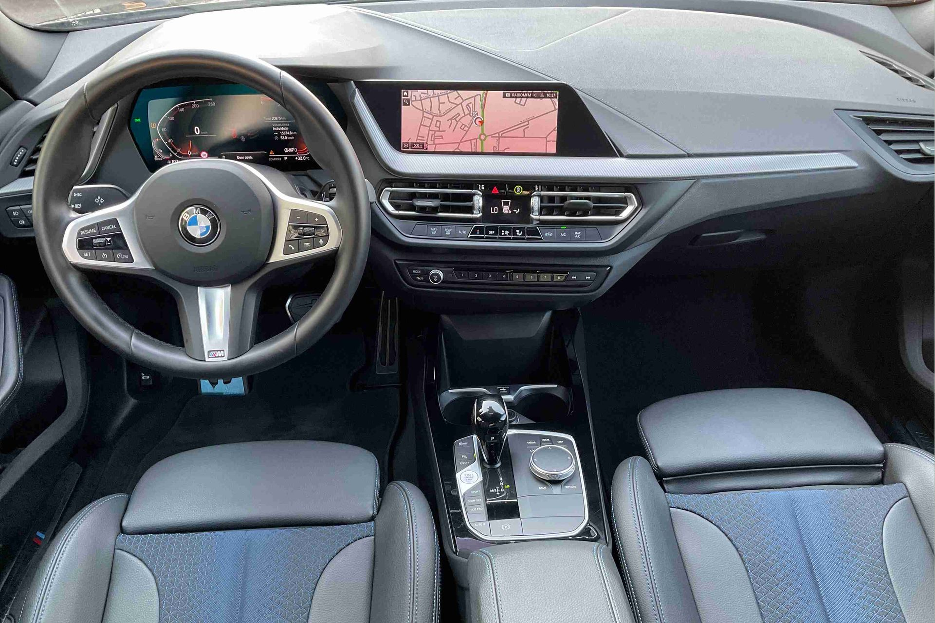 BMW Série 2 216d Gran Coupe color Negro. Año 2024. 85KW(116CV). Diesel. En concesionario Santogal Setúbal de Setúbal