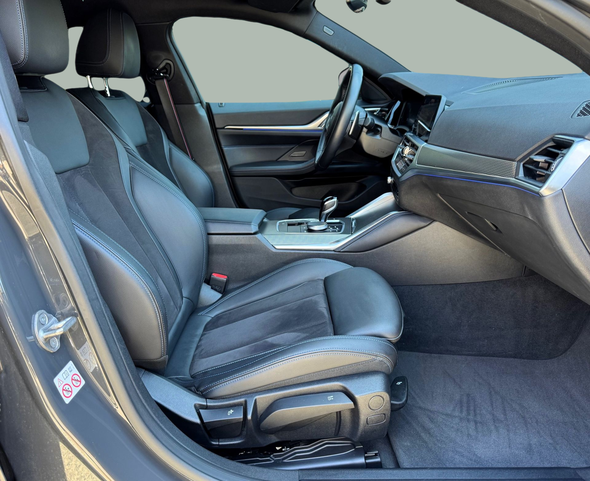 BMW Série 4 420d Berlina color Gris. Año 2022. 140KW(190CV). Diesel. En concesionario Santogal Oeiras de Oeiras