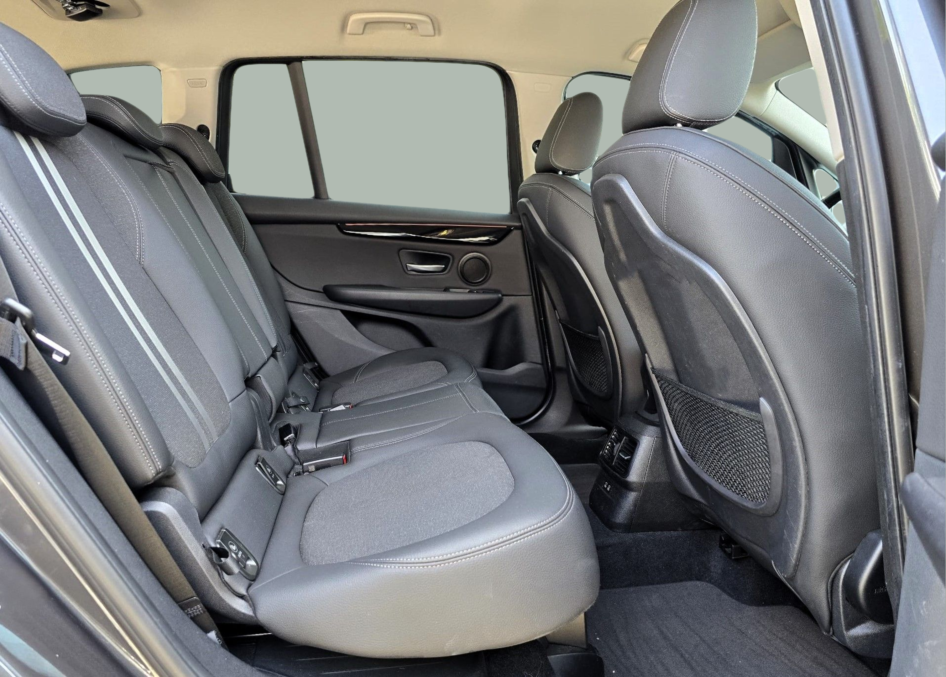 BMW Série 2 216d Gran Tourer color Gris. Año 2020. 85KW(116CV). Diesel. En concesionario Santogal Oeiras de Oeiras