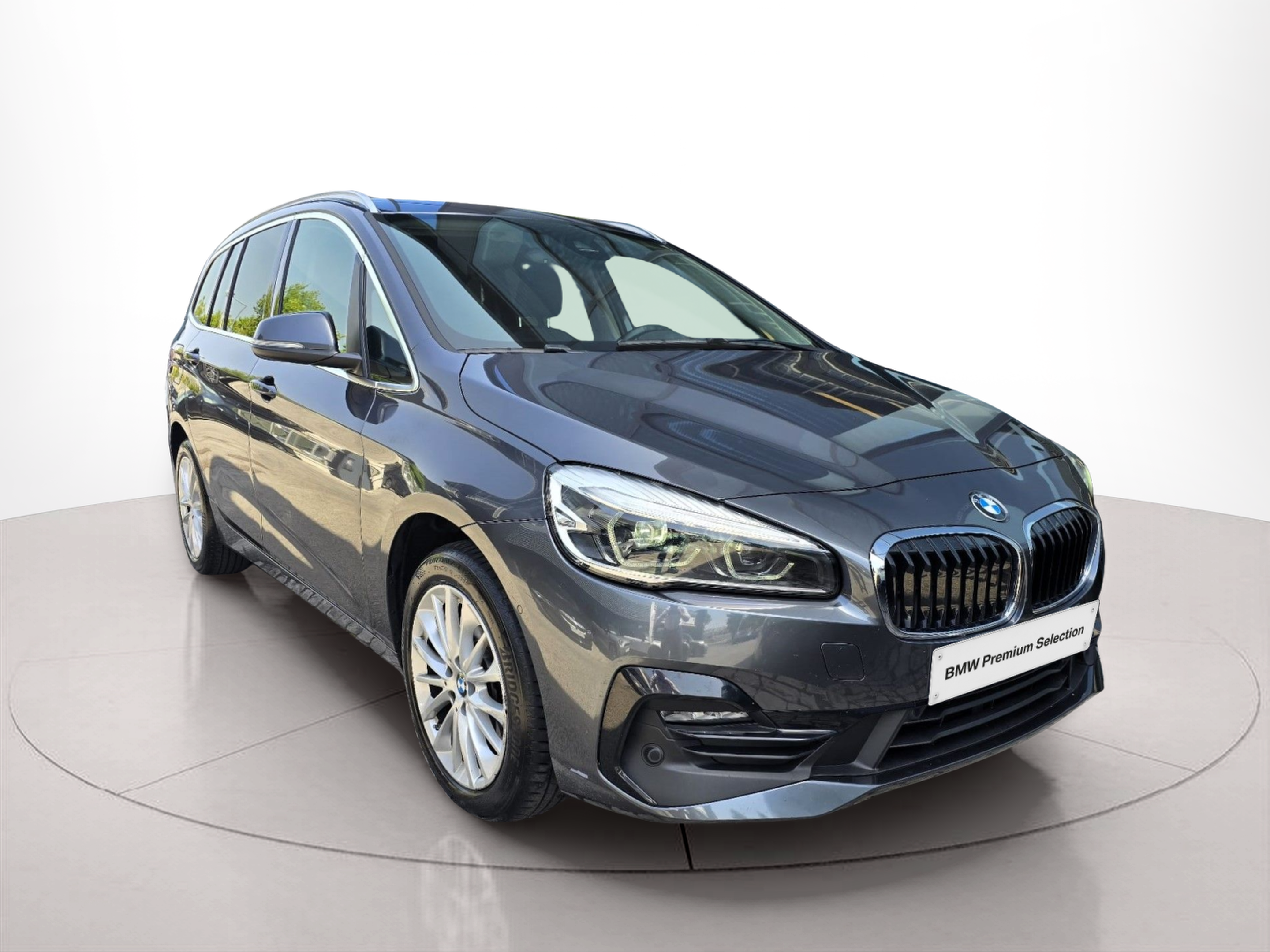 Fotos de BMW Série 2 216d Gran Tourer color Gris. Año 2020. 85KW(116CV). Diesel. En concesionario Santogal Oeiras de Oeiras
