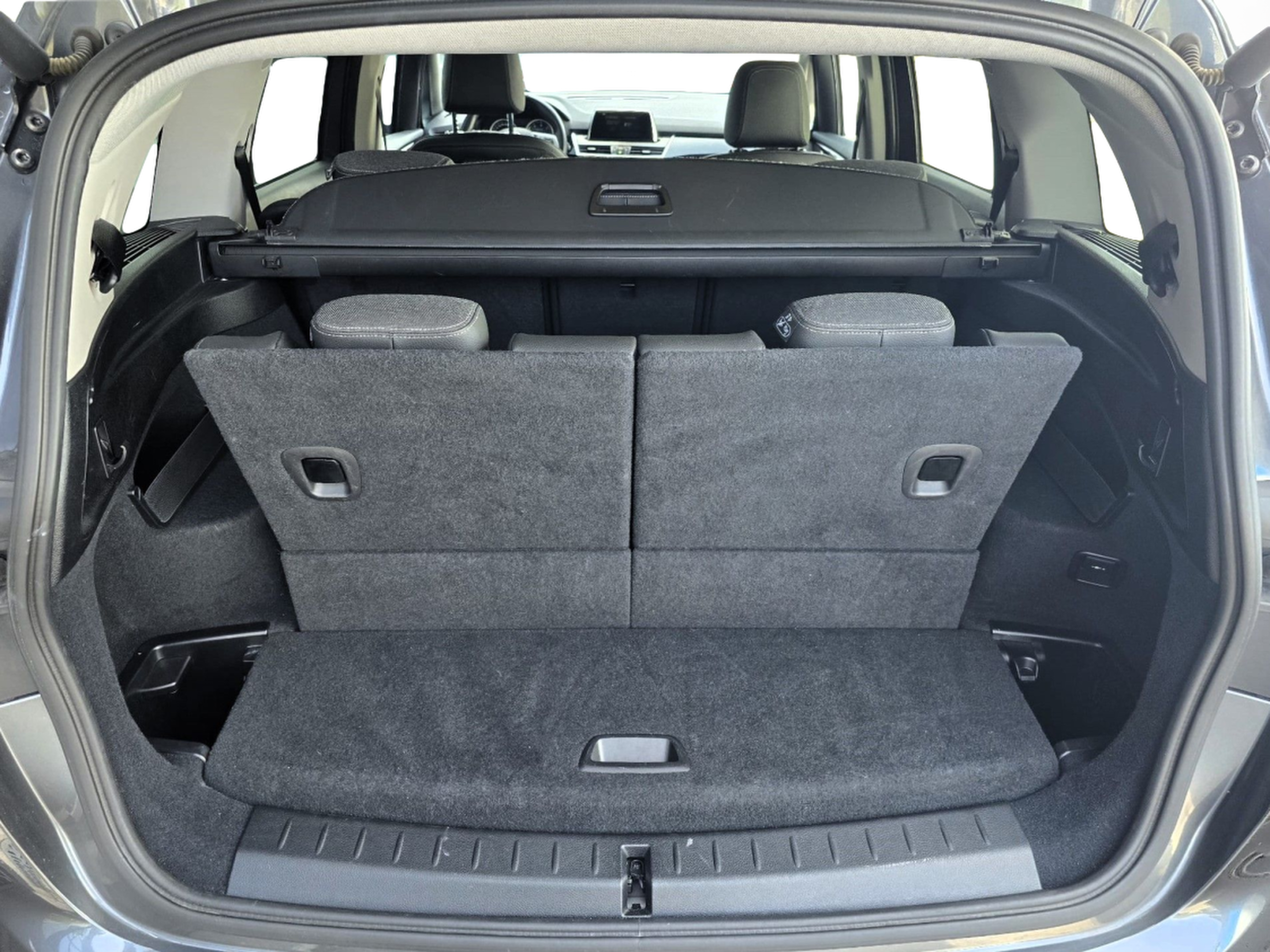 BMW Série 2 216d Gran Tourer color Gris. Año 2020. 85KW(116CV). Diesel. En concesionario Santogal Oeiras de Oeiras