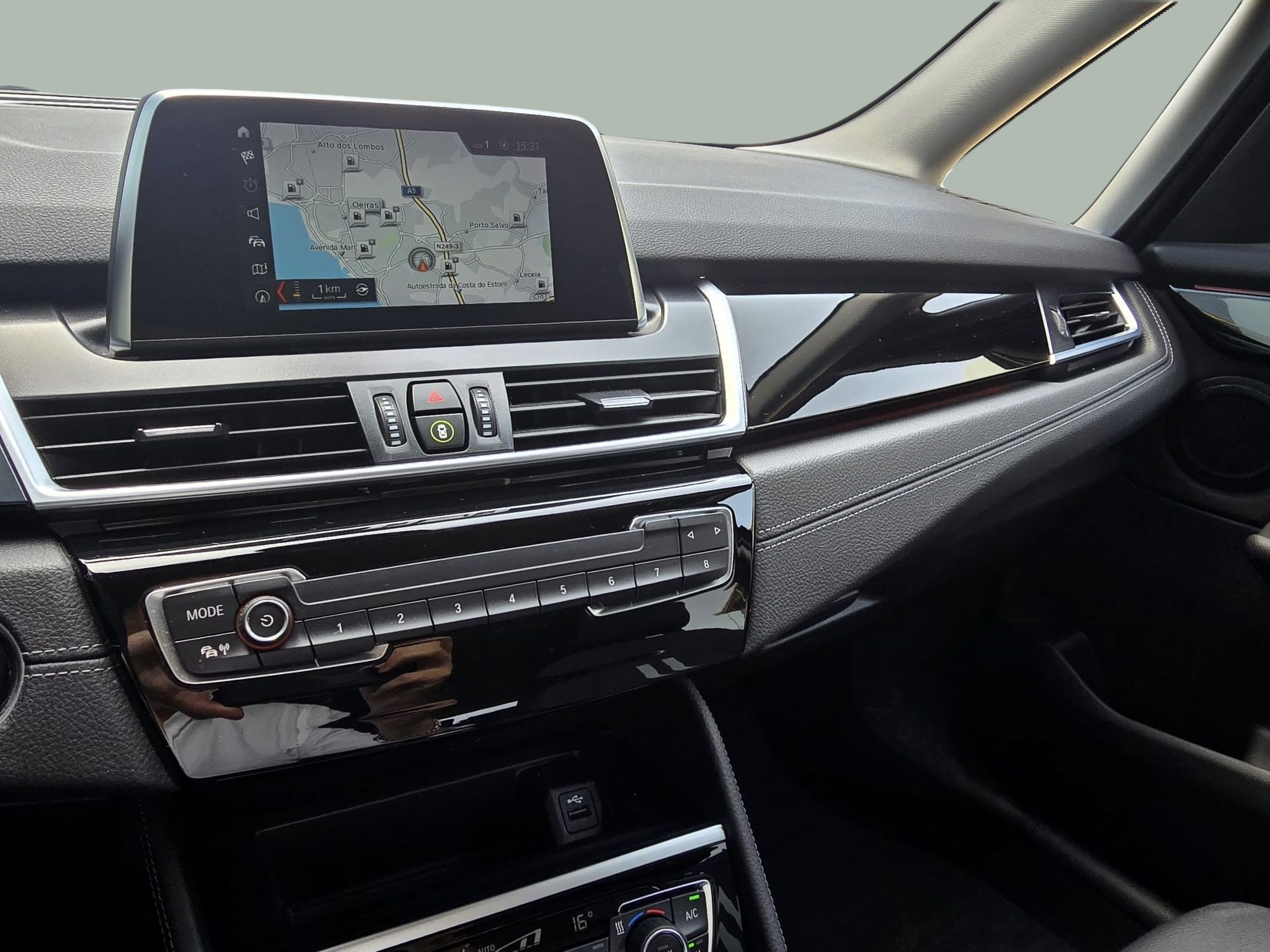 BMW Série 2 216d Gran Tourer color Gris. Año 2020. 85KW(116CV). Diesel. En concesionario Santogal Oeiras de Oeiras