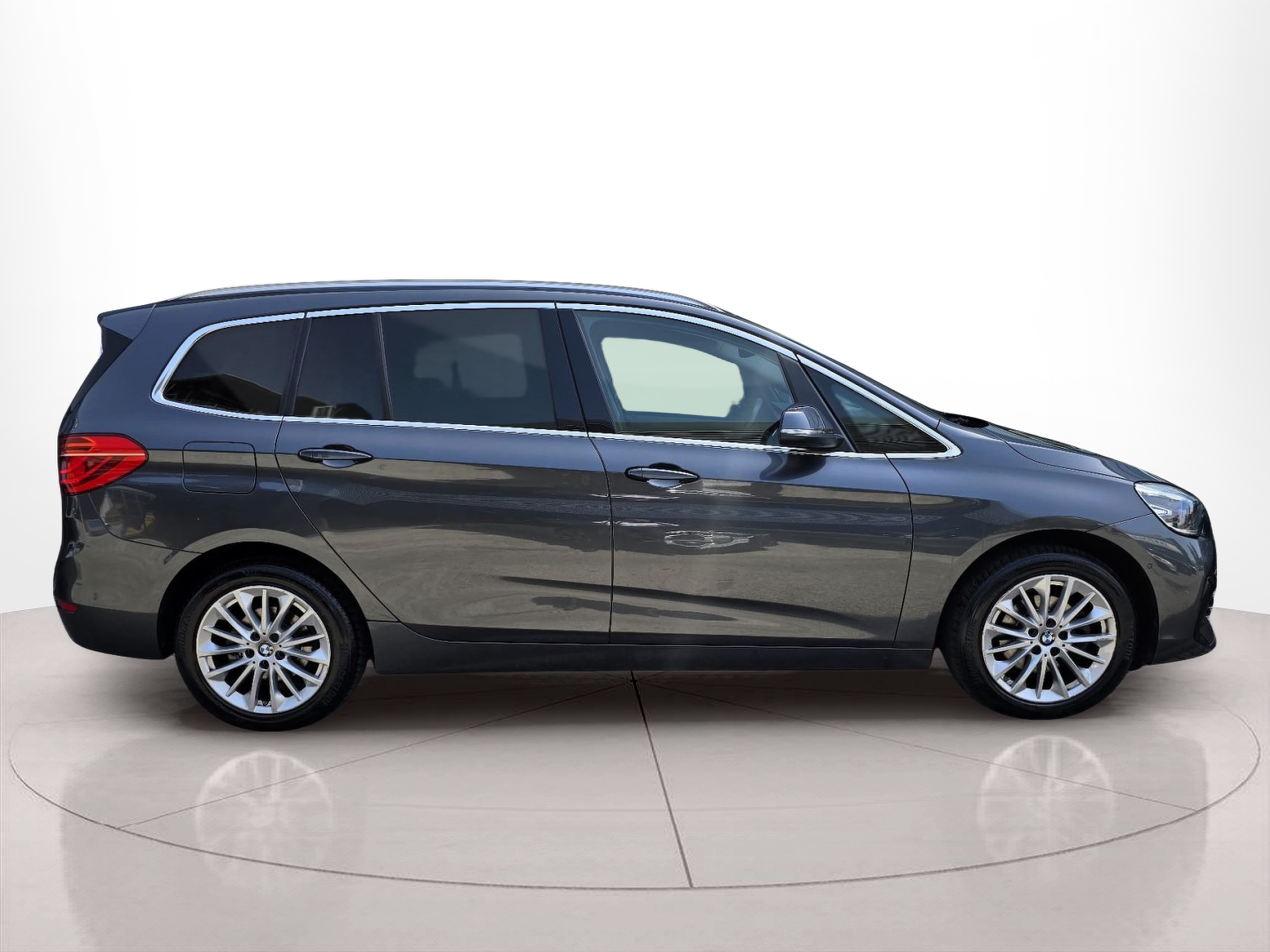 BMW Série 2 216d Gran Tourer color Gris. Año 2020. 85KW(116CV). Diesel. En concesionario Santogal Oeiras de Oeiras