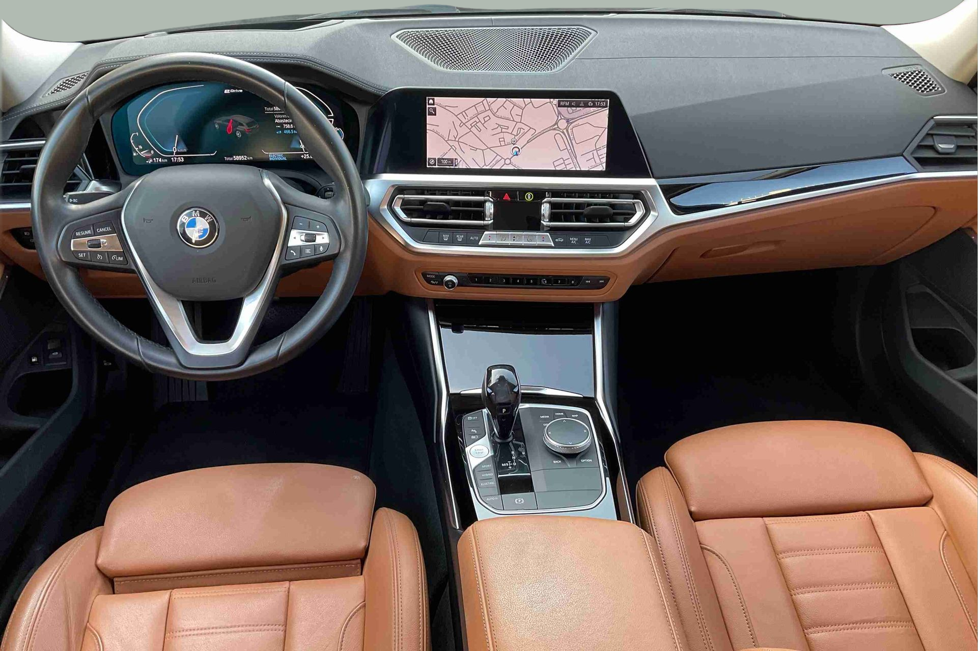 BMW Série 3 330e Touring color Gris. Año 2021. 215KW(292CV). Elétrico / Gasolina Híbrido. En concesionario Santogal Setúbal de Setúbal