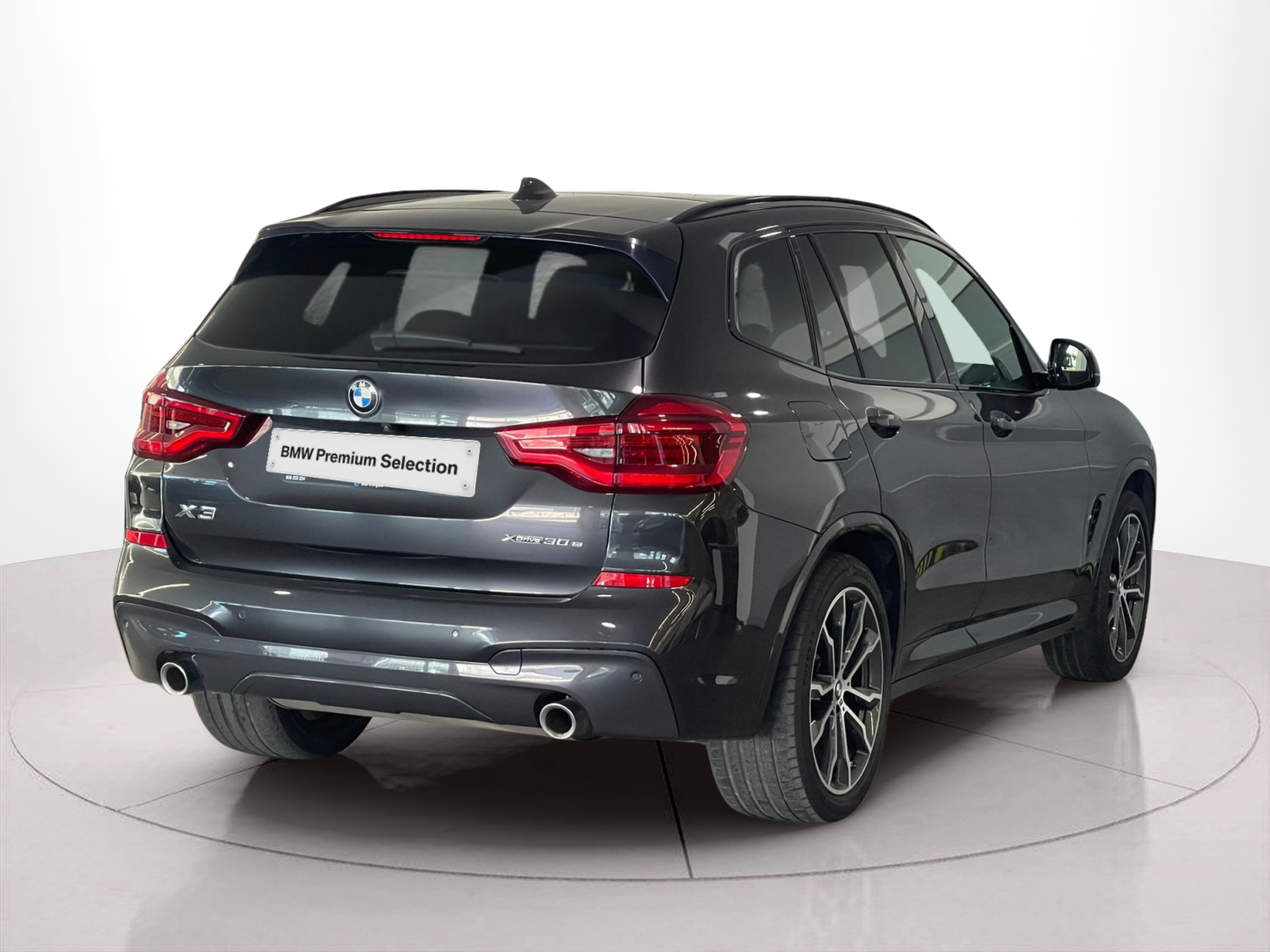 BMW X3 xDrive30e color Gris. Año 2021. 215KW(292CV). Elétrico / Gasolina Híbrido. En concesionario Santogal Carnaxide de Oeiras