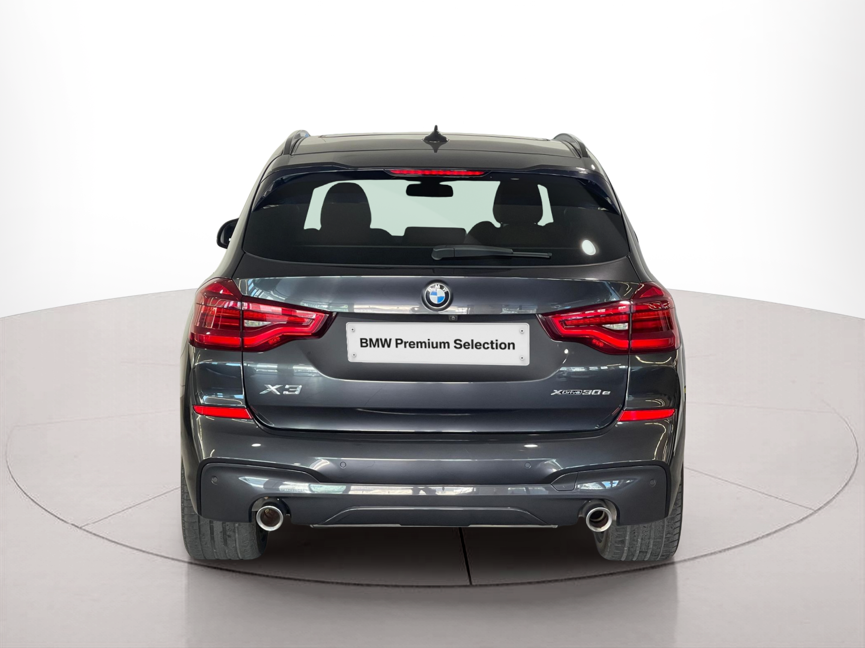 BMW X3 xDrive30e color Gris. Año 2021. 215KW(292CV). Elétrico / Gasolina Híbrido. En concesionario Santogal Carnaxide de Oeiras
