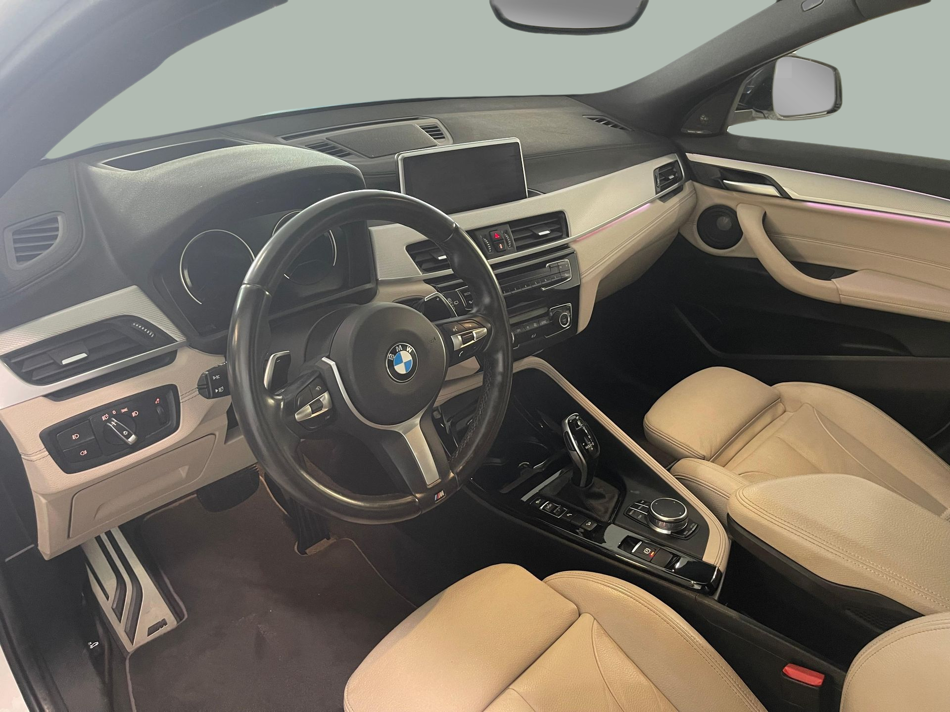 BMW X2 xDrive20d color Blanco. Año 2019. 140KW(190CV). Diesel. En concesionario Santogal Carnaxide de Oeiras
