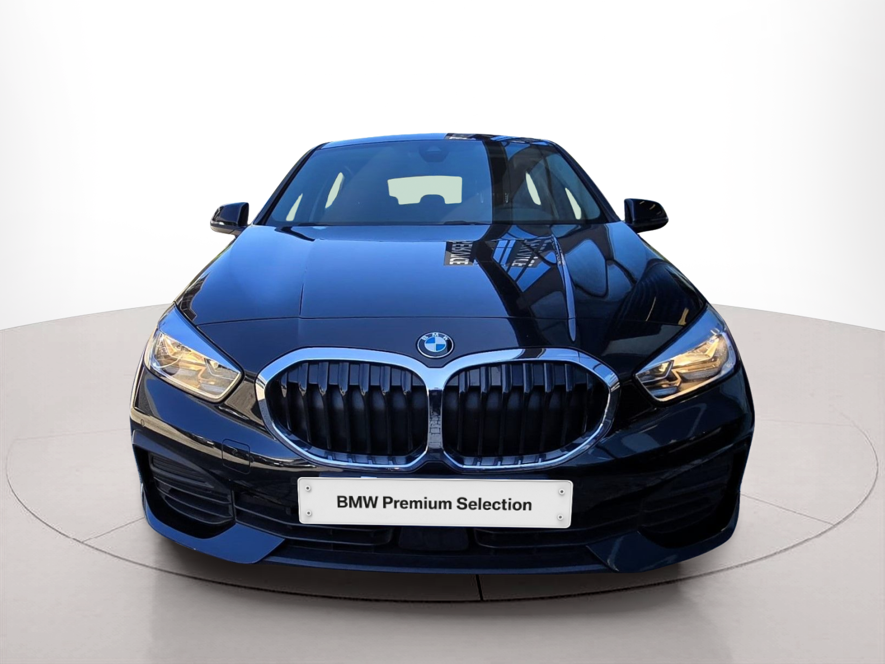 Fotos de BMW Série 1 116d color Negro. Año 2022. 85KW(116CV). Diesel. En concesionario Santogal Oeiras de Oeiras