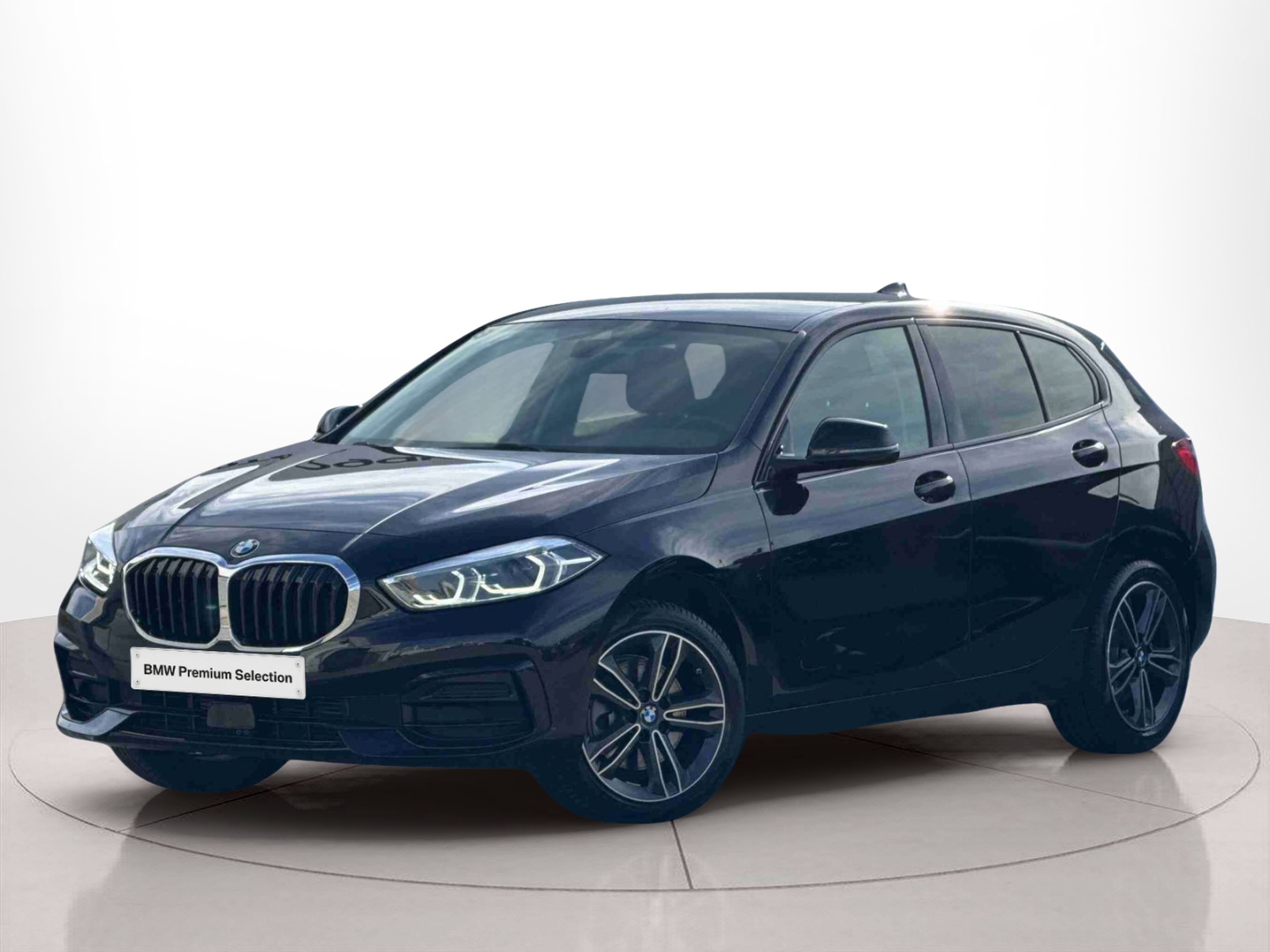 Fotos de BMW Série 1 116d color Negro. Año 2024. 85KW(116CV). Diesel. En concesionario Santogal Praça de Espanha - Lisboa de Lisboa
