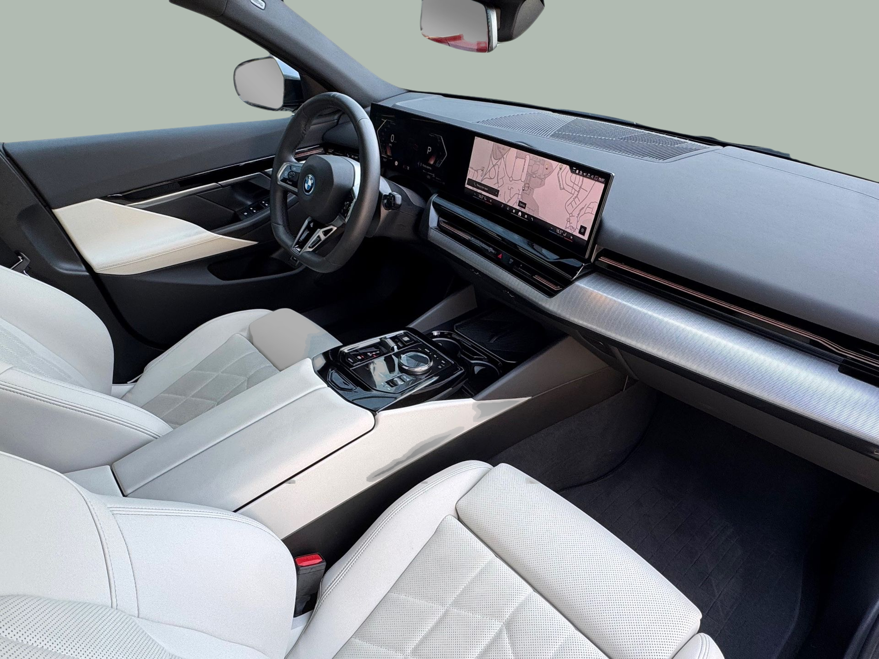 BMW Série 5 530e Touring color Gris. Año 2024. 220KW(299CV). Elétrico / Gasolina Híbrido. En concesionario Santogal Oeiras de Oeiras