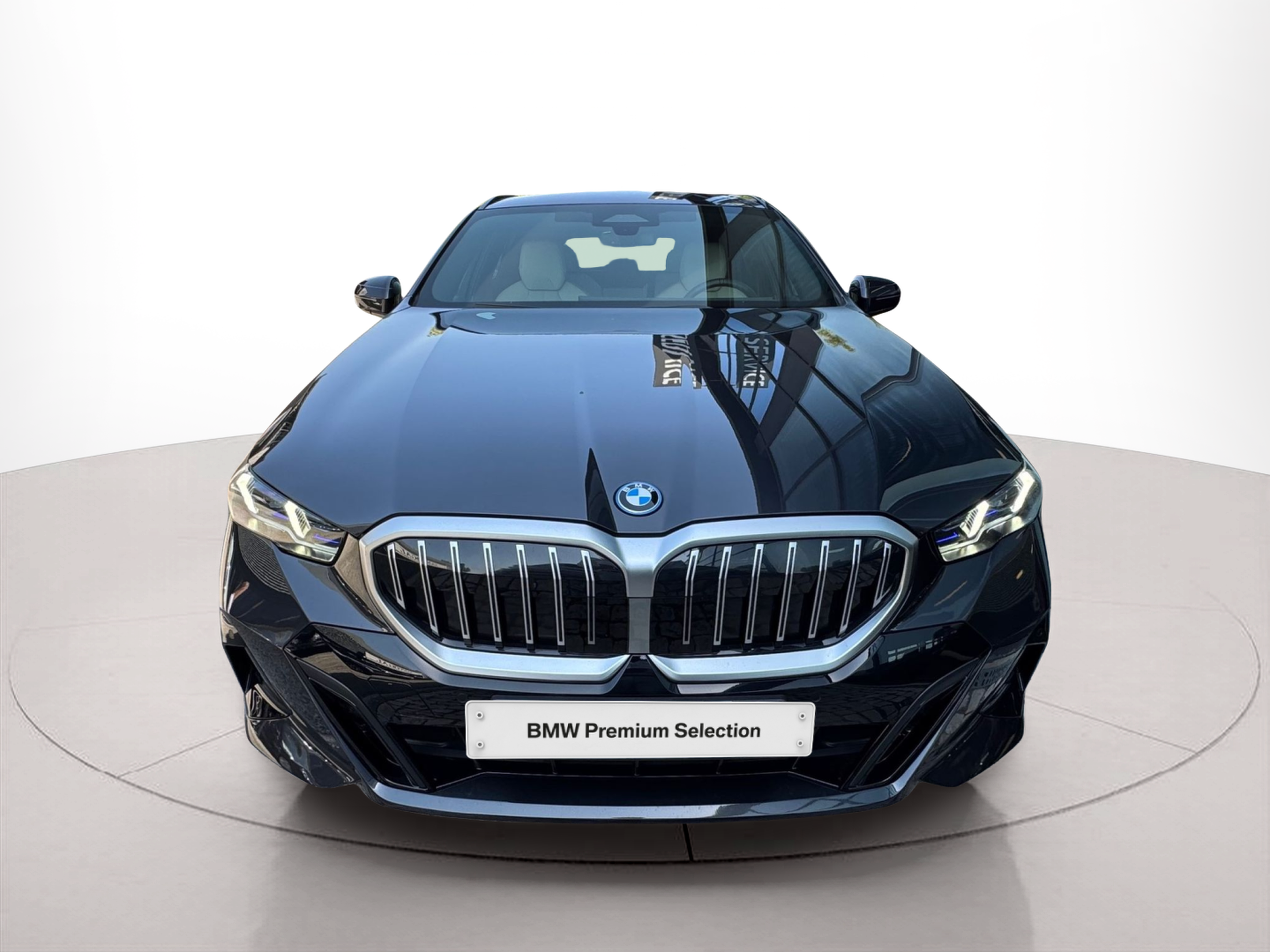 Fotos de BMW Série 5 530e Touring color Gris. Año 2024. 220KW(299CV). Elétrico / Gasolina Híbrido. En concesionario Santogal Oeiras de Oeiras