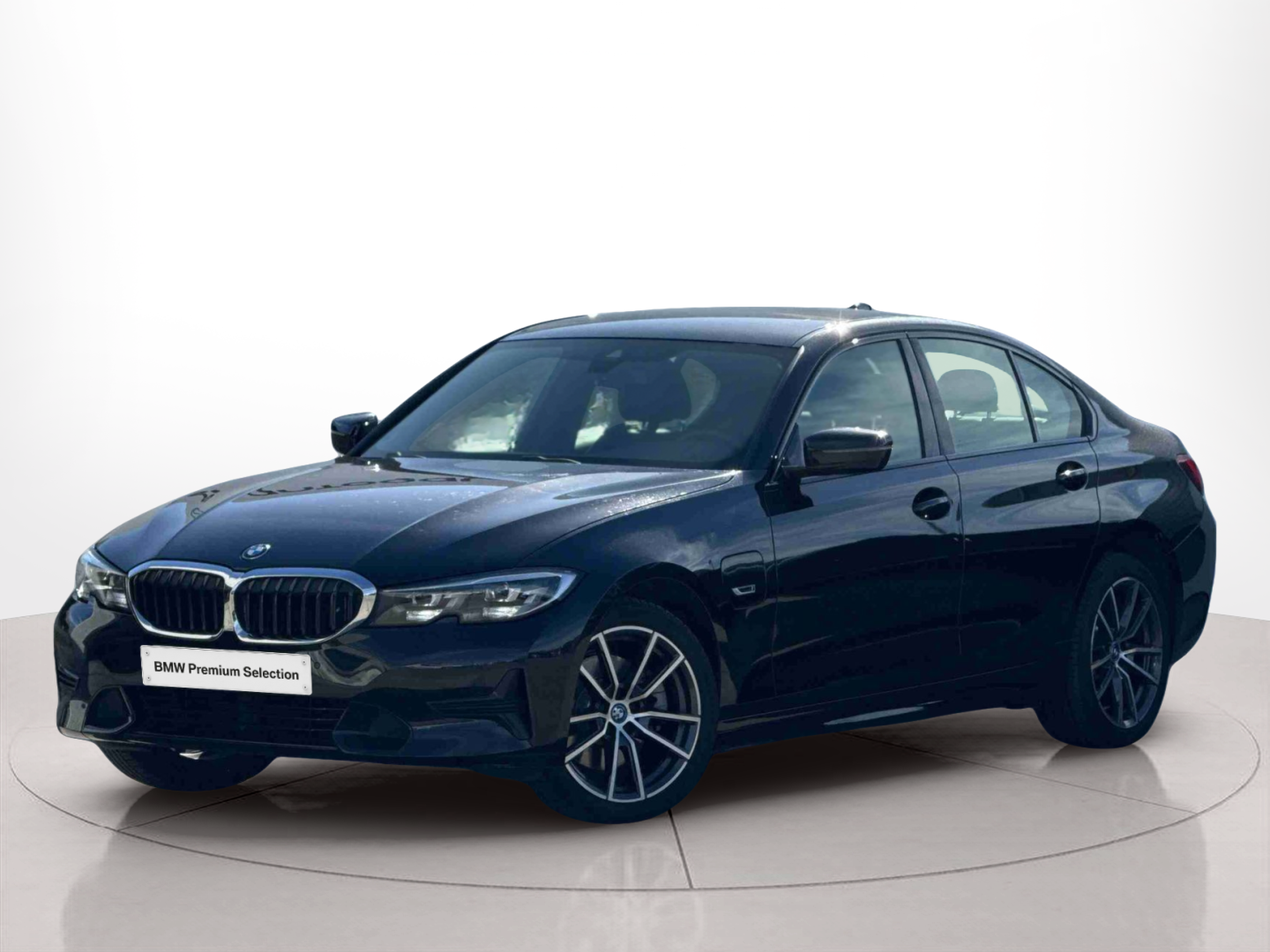 Fotos de BMW Série 3 320e Berlina color Negro. Año 2022. 150KW(204CV). Elétrico / Gasolina Híbrido. En concesionario Santogal Praça de Espanha - Lisboa de Lisboa