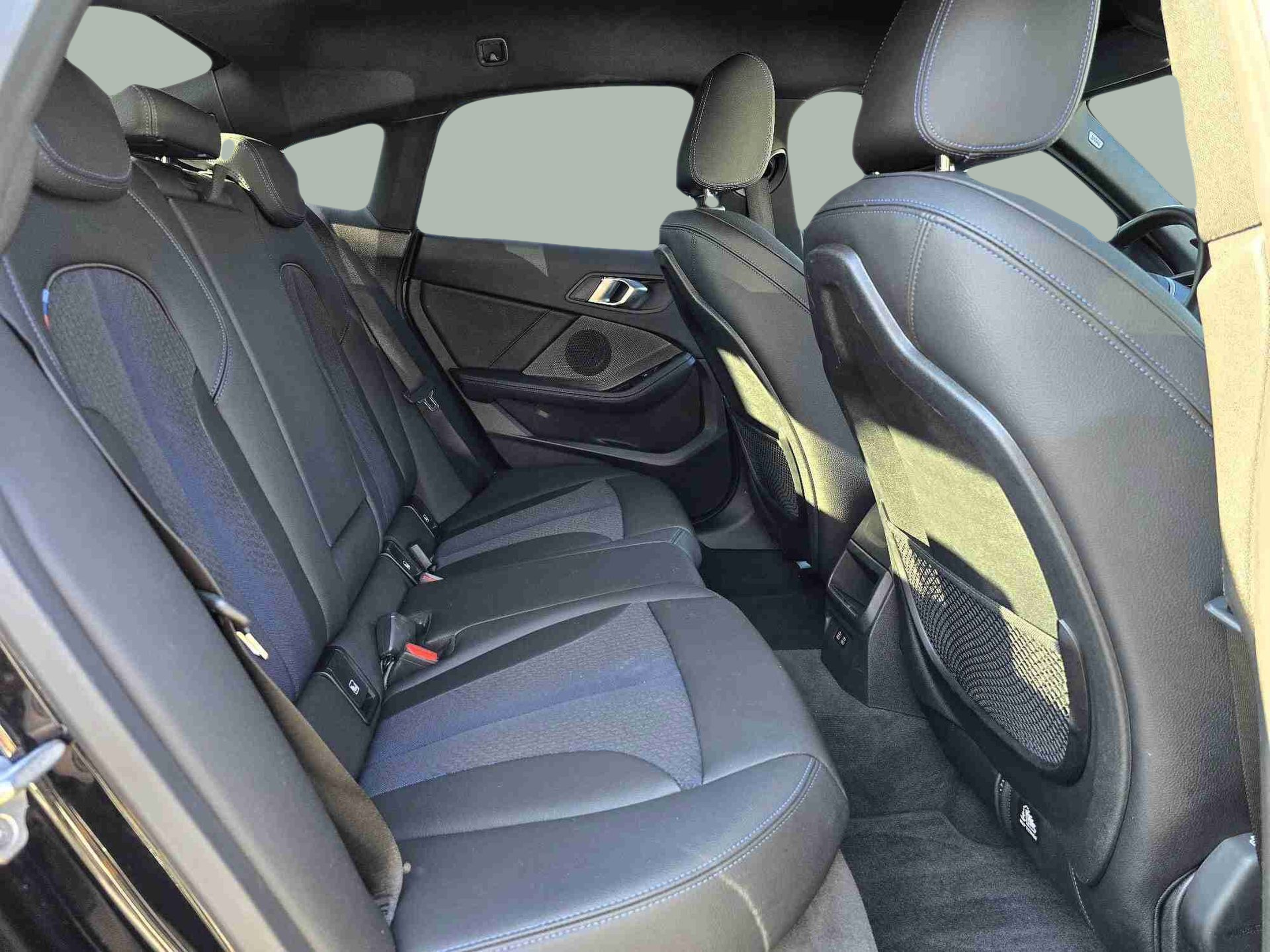 BMW Série 2 216d Gran Coupe color Negro. Año 2024. 85KW(116CV). Diesel. En concesionario Santogal Oeiras de Oeiras
