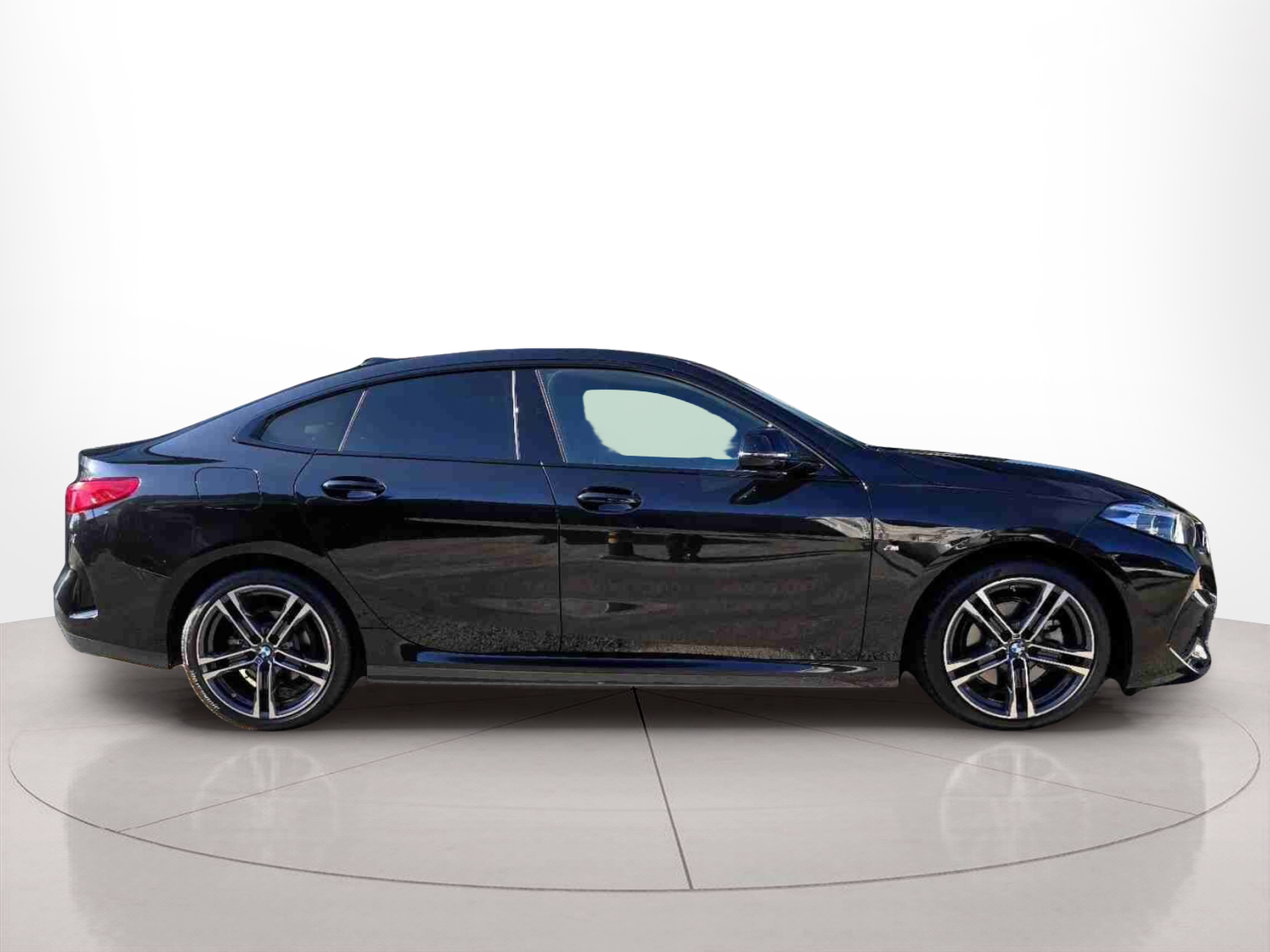 BMW Série 2 216d Gran Coupe color Negro. Año 2024. 85KW(116CV). Diesel. En concesionario Santogal Oeiras de Oeiras