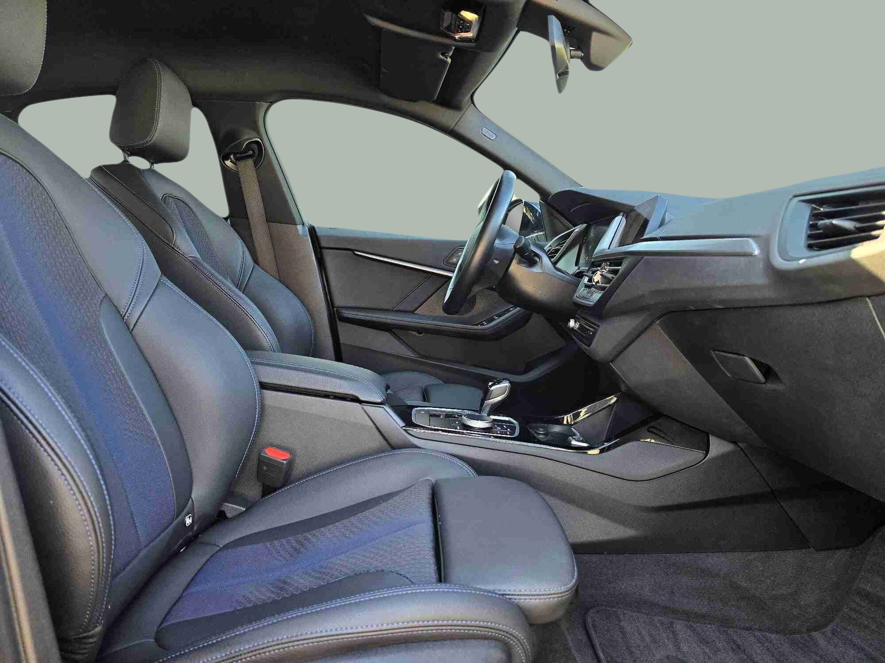 BMW Série 2 216d Gran Coupe color Negro. Año 2024. 85KW(116CV). Diesel. En concesionario Santogal Oeiras de Oeiras