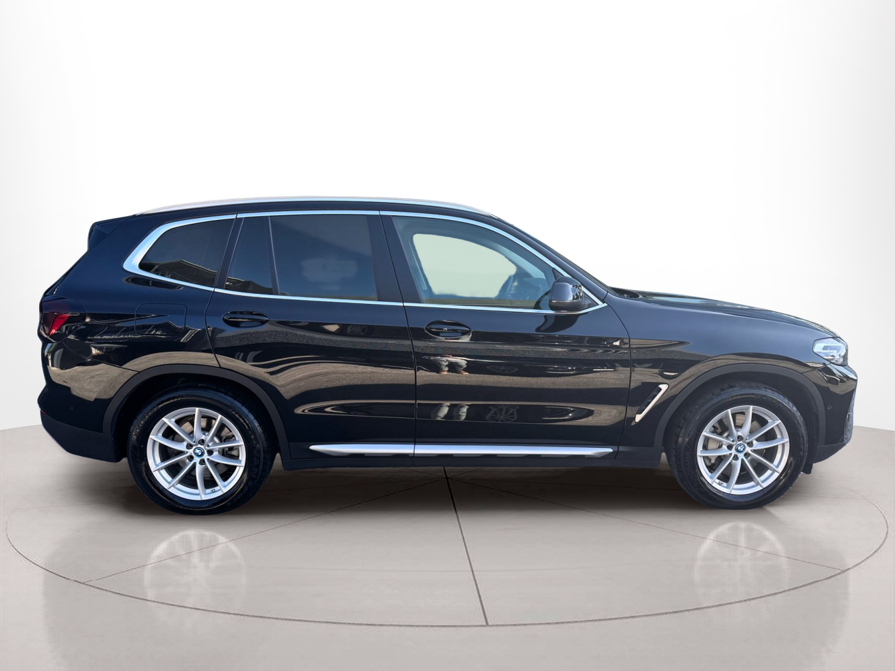 BMW X3 xDrive30e color Negro. Año 2024. 215KW(292CV). Elétrico. En concesionario Santogal Oeiras de Oeiras