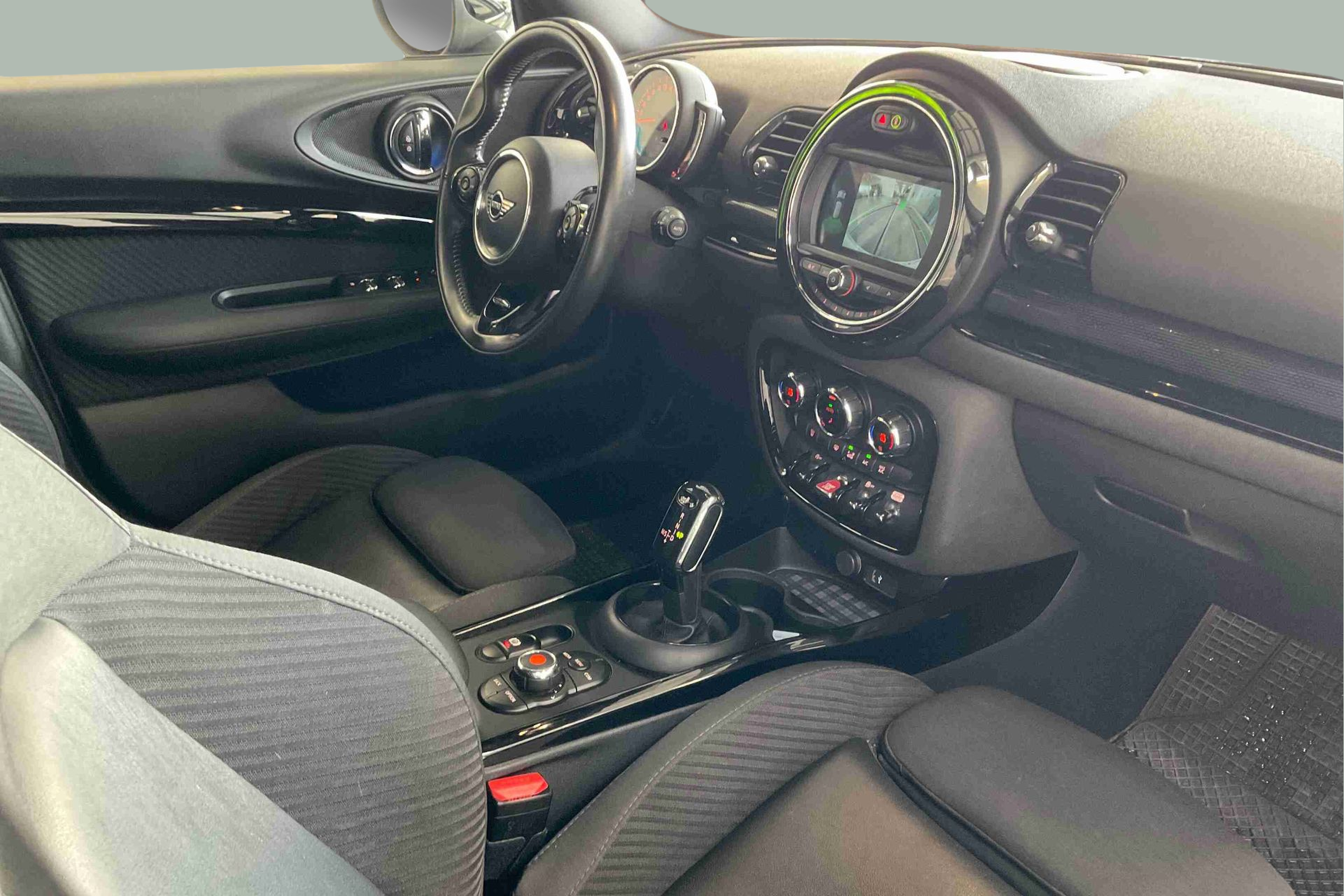 fotoG 7 del MINI MINI Clubman One D 85 kW (116 CV) 116cv Diesel de 2019 em Oeiras