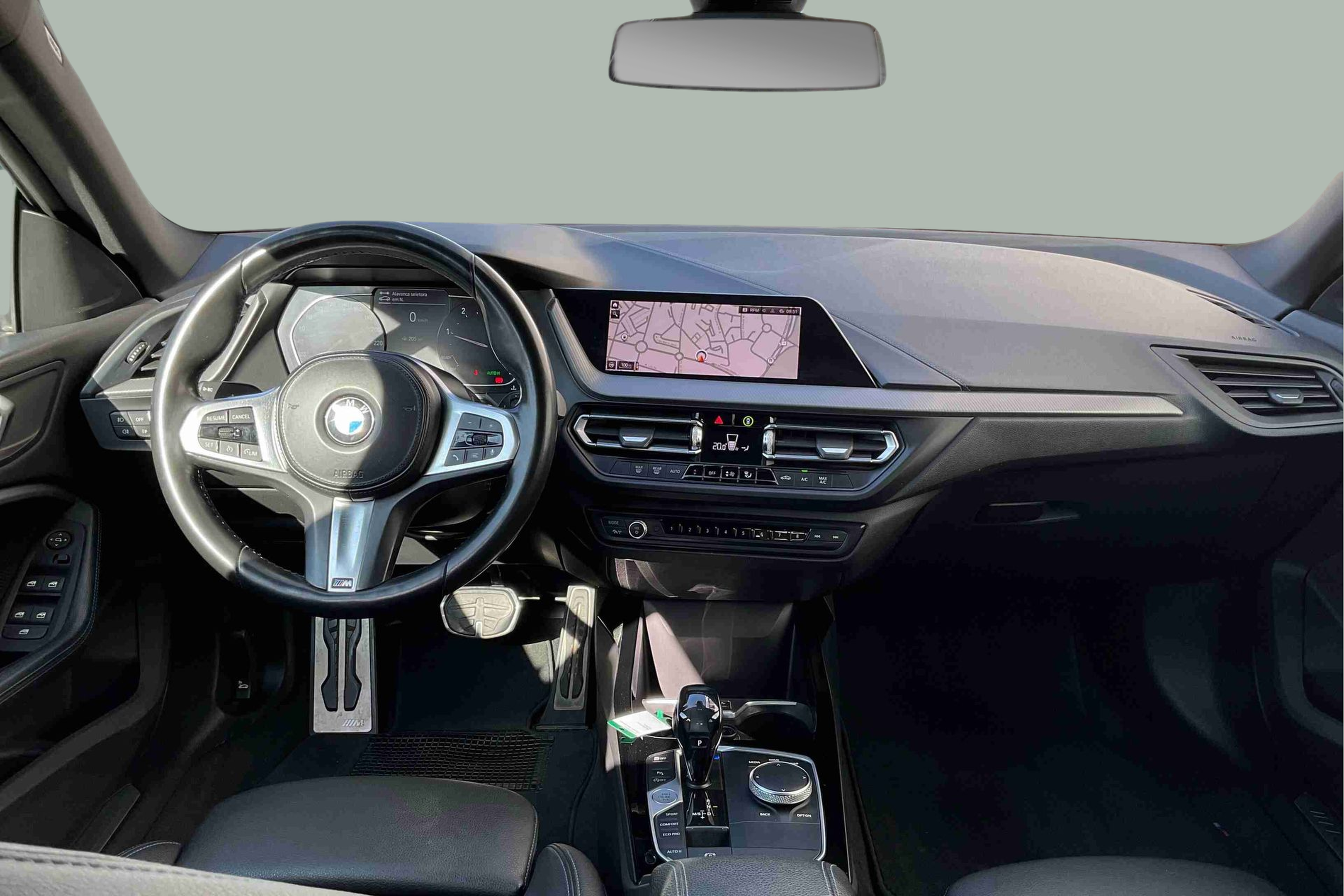 BMW Série 2 216d Gran Coupe color Blanco. Año 2020. 85KW(116CV). Diesel. En concesionario Santogal Setúbal de Setúbal